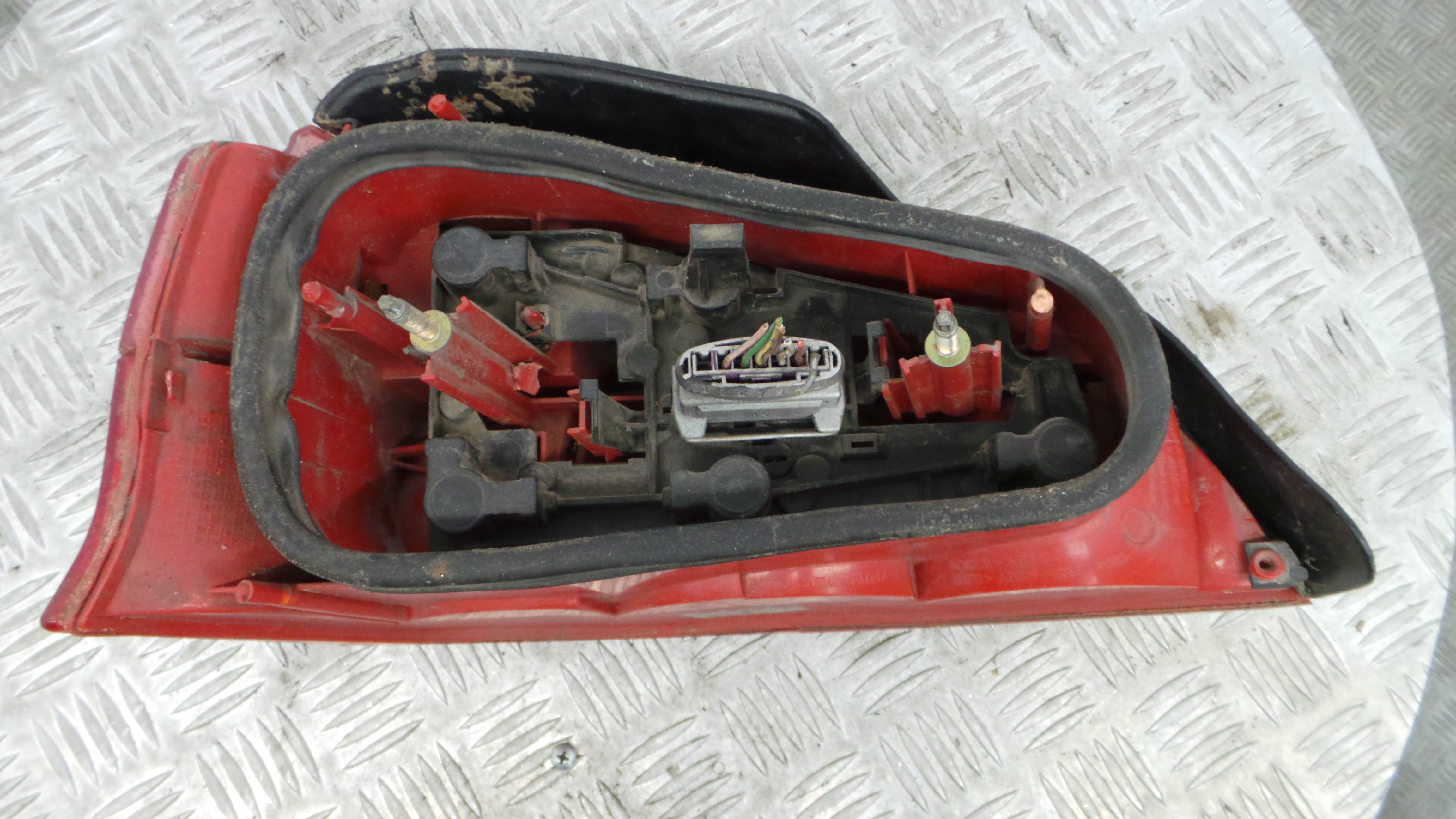 Farolim Stop Dto 6351G6 - PEUGEOT 106 II (1A_, 1C_)-36505454