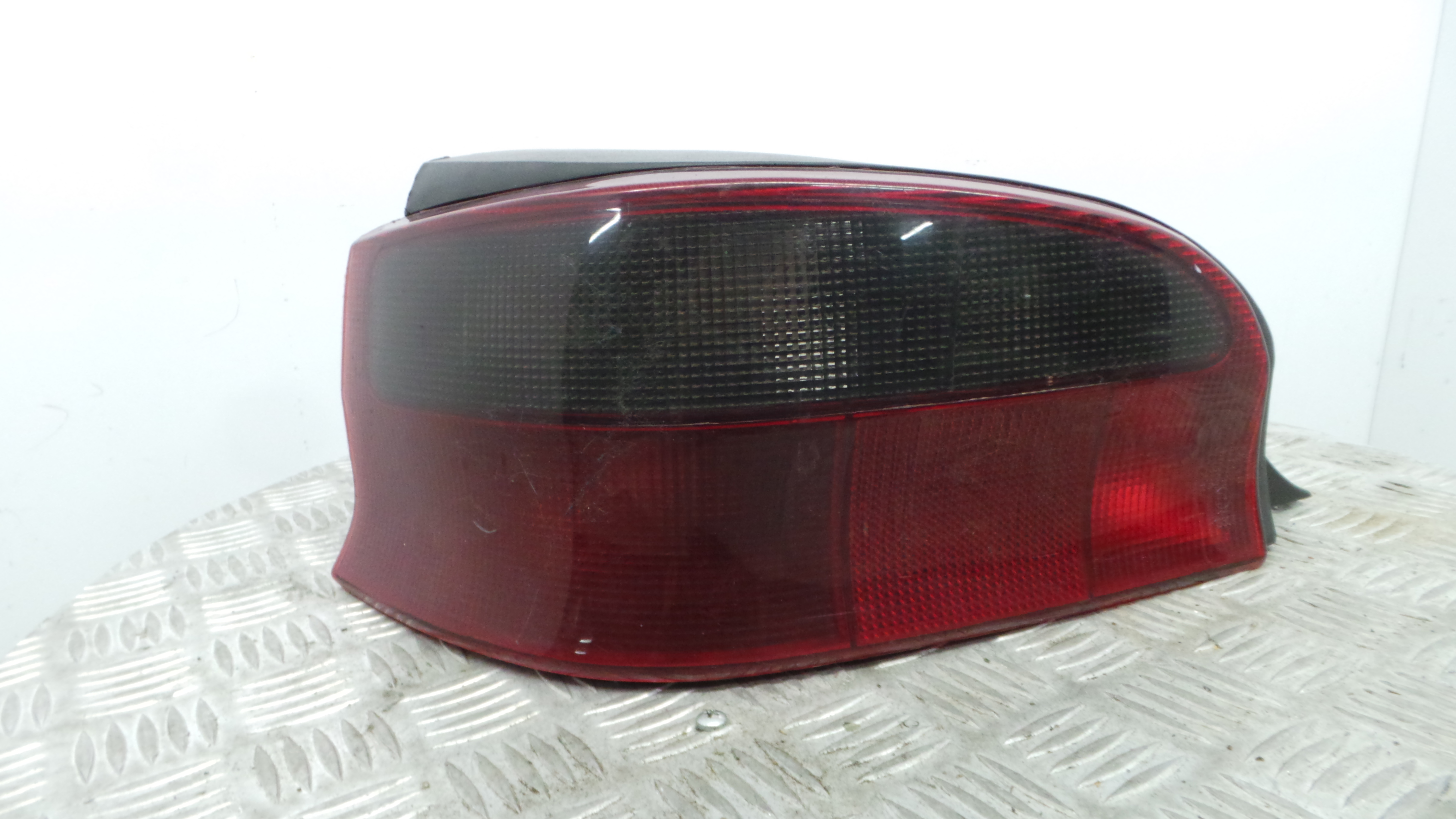 Farolim Stop Esq 01-5521907L-R - CITROËN SAXO (S0, S1)-36505459 Farolim Stop Esq 01-5521907L-R - CITROËN SAXO (S0, S1)-36505459