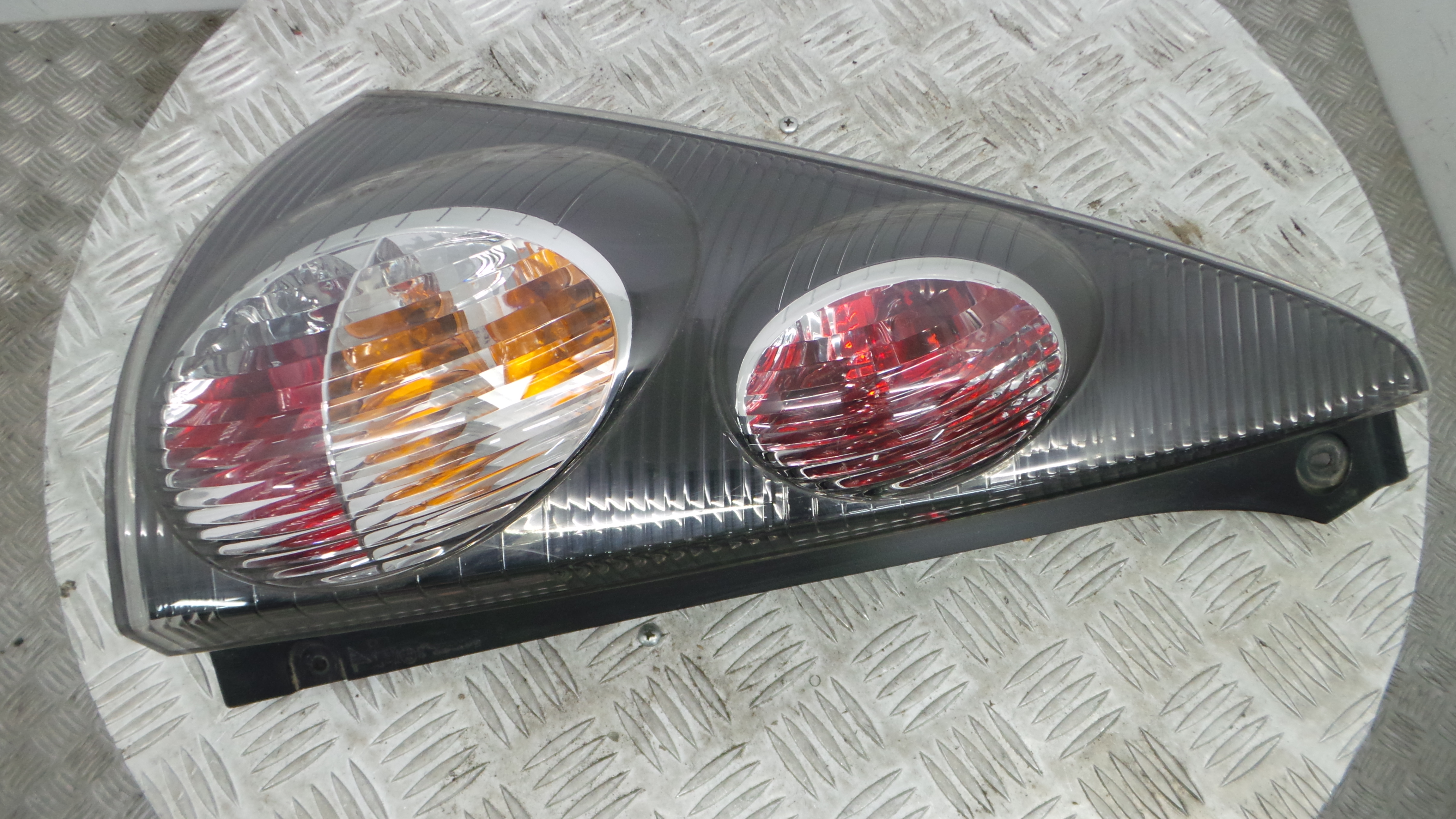 Farolim Stop Esq 81560-0H060 - CITROËN C1 (PM_, PN_)-36505472 Farolim Stop Esq 81560-0H060 - CITROËN C1 (PM_, PN_)-36505472