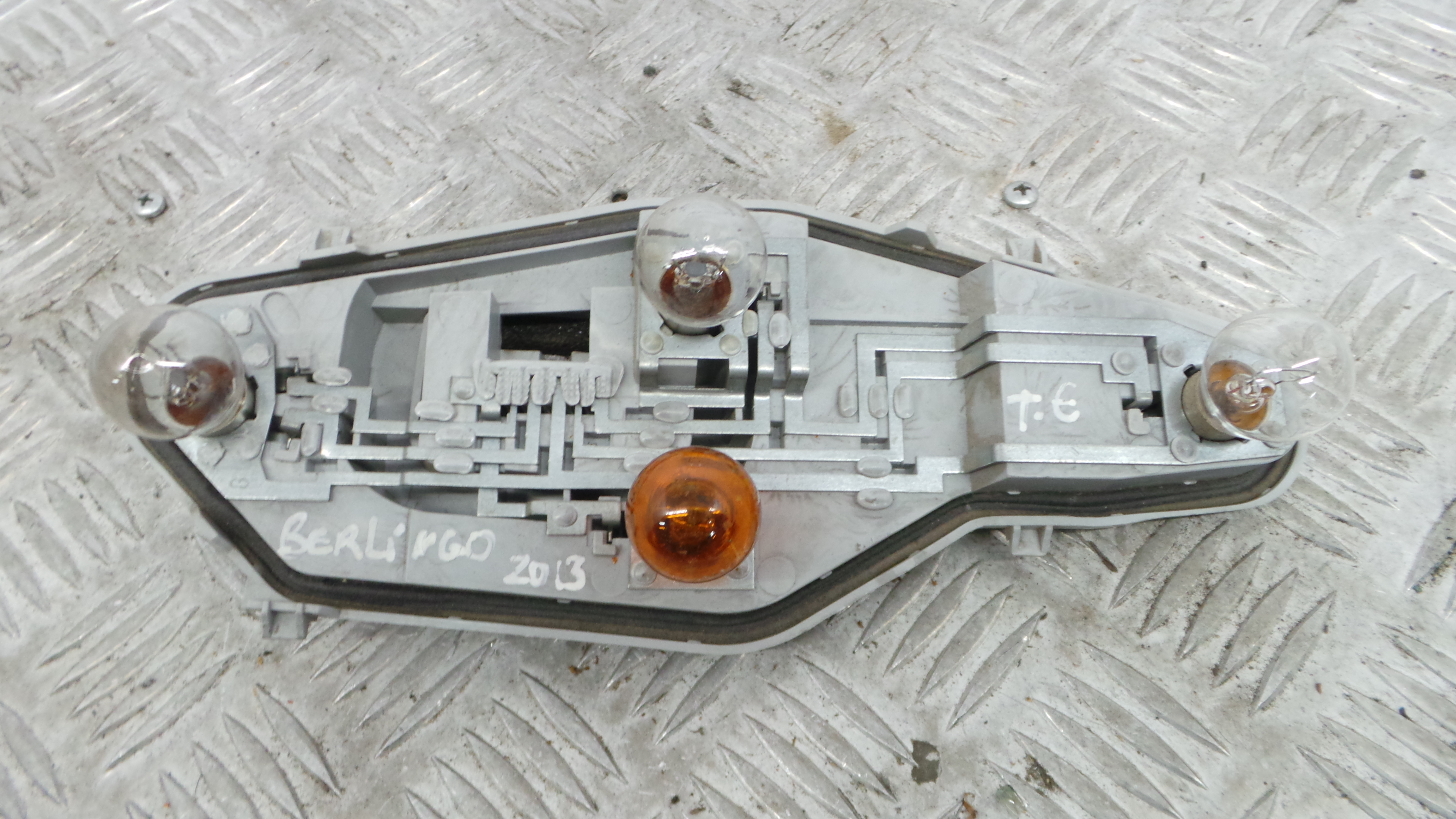 Suporte Lampadas Tras Esquerdo  - CITROËN BERLINGO / BERLINGO FIRST Veículo multiuso (MF_, GJK_, G-36505772