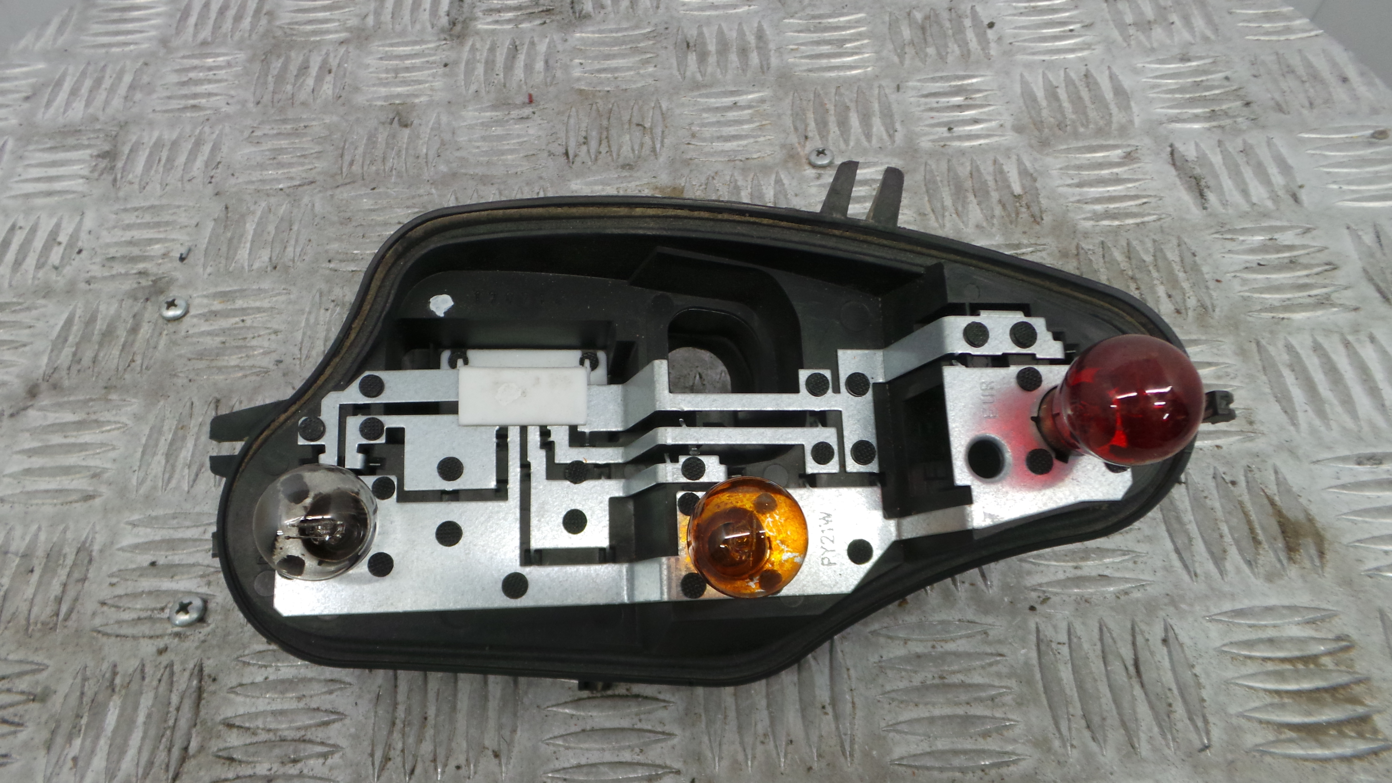 Suporte Lampadas Tras Esquerdo  - CITROËN C3 II (SC_)-36505782