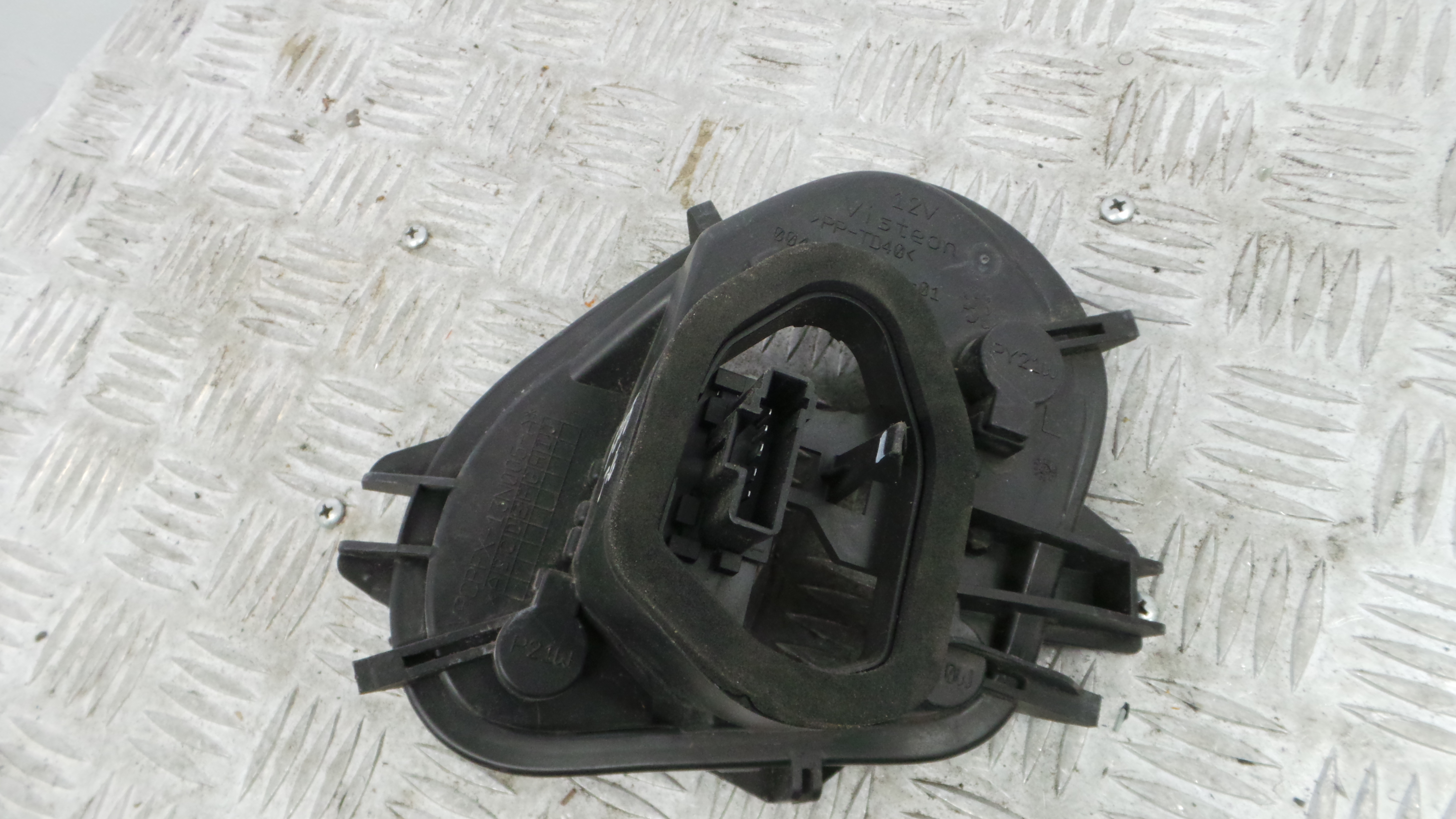 Suporte Lampadas Tras Esquerdo VPCPFX-13N005-A - PEUGEOT 208 I (CA_, CC_)-36505788