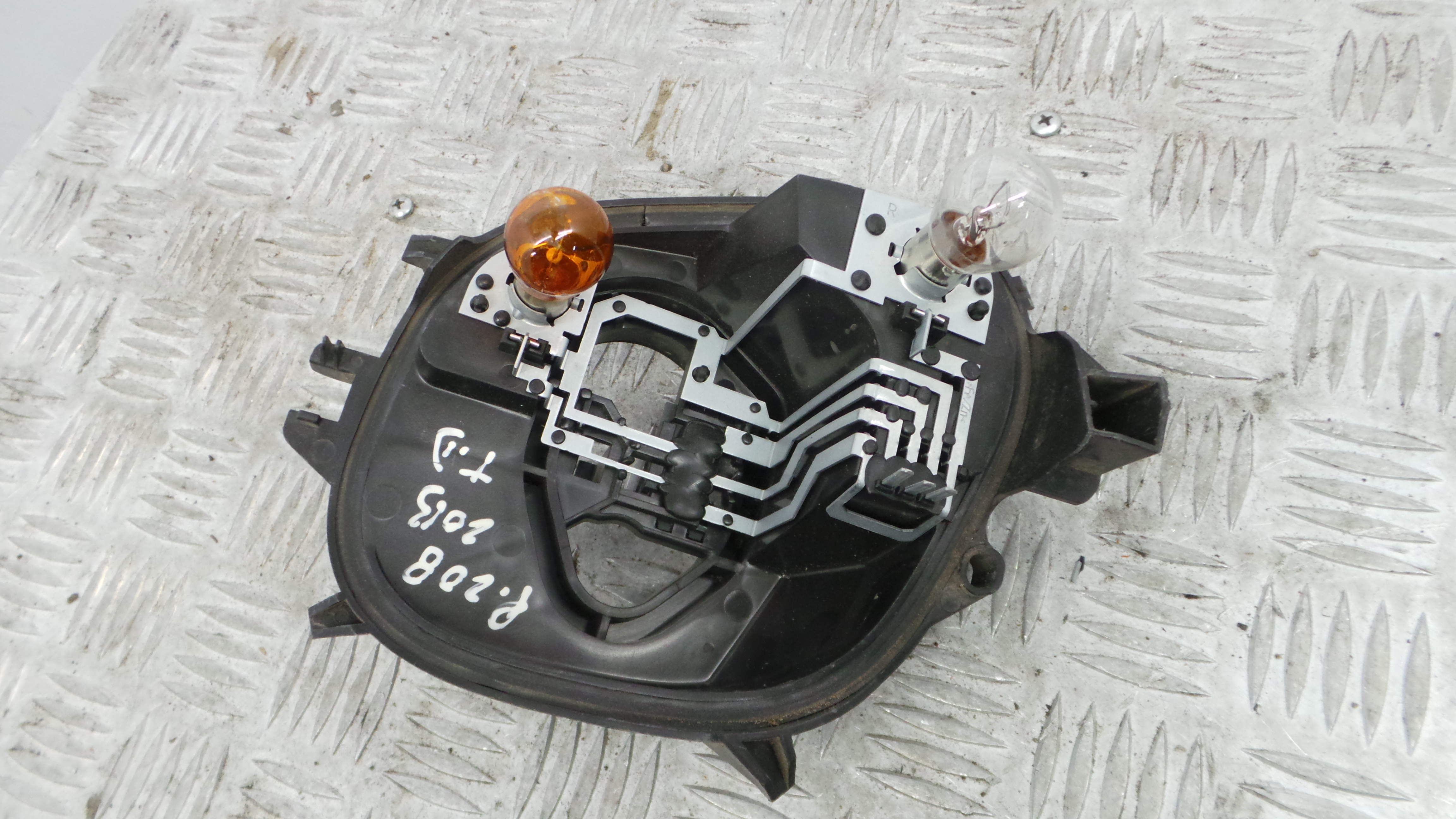 Suporte Lampadas Tras Direito  - PEUGEOT 208 I (CA_, CC_)-36505791