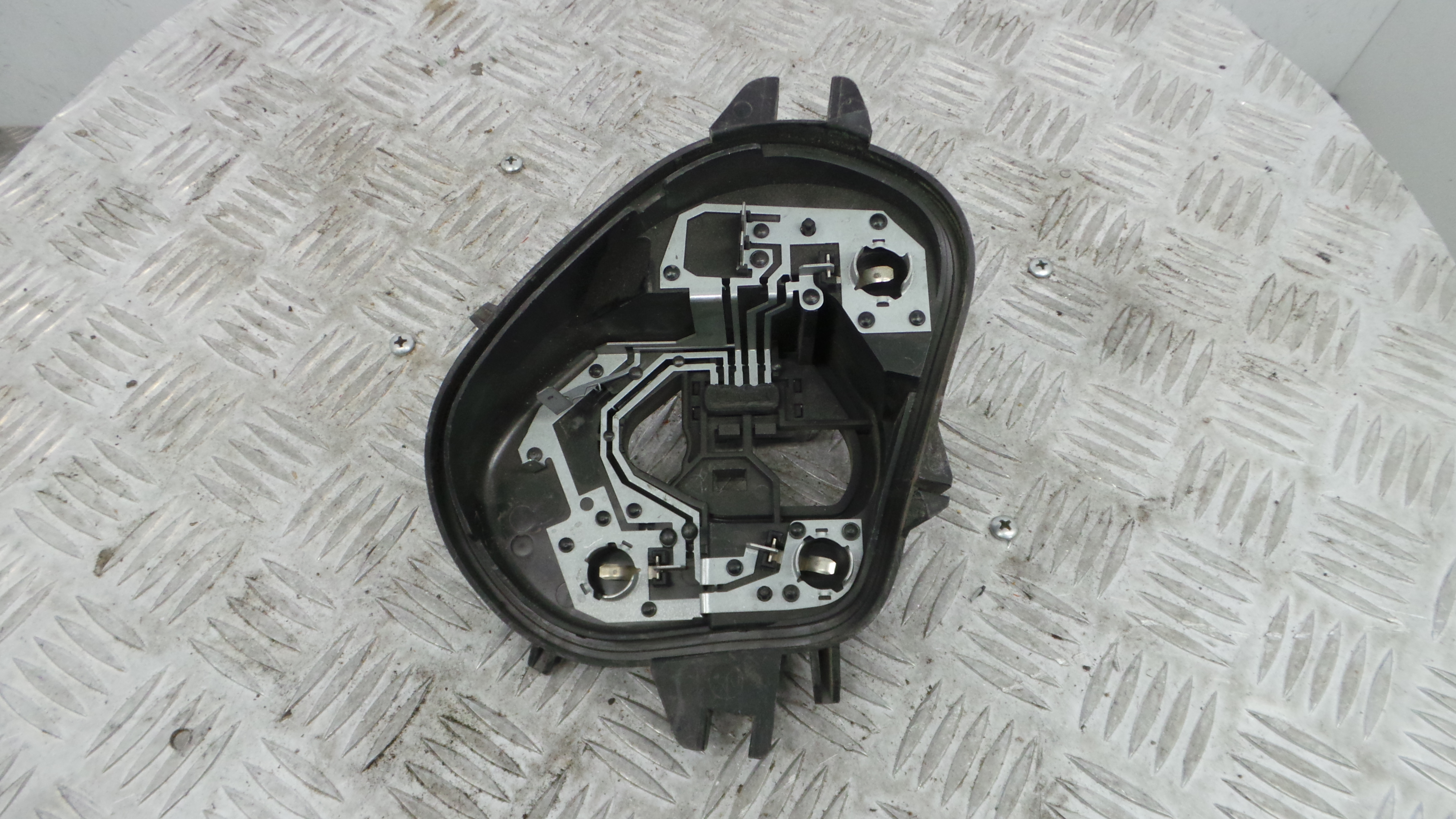 Suporte Lampadas Tras Esquerdo VPCPFX-13N005-A - PEUGEOT 208 I (CA_, CC_)-36505793