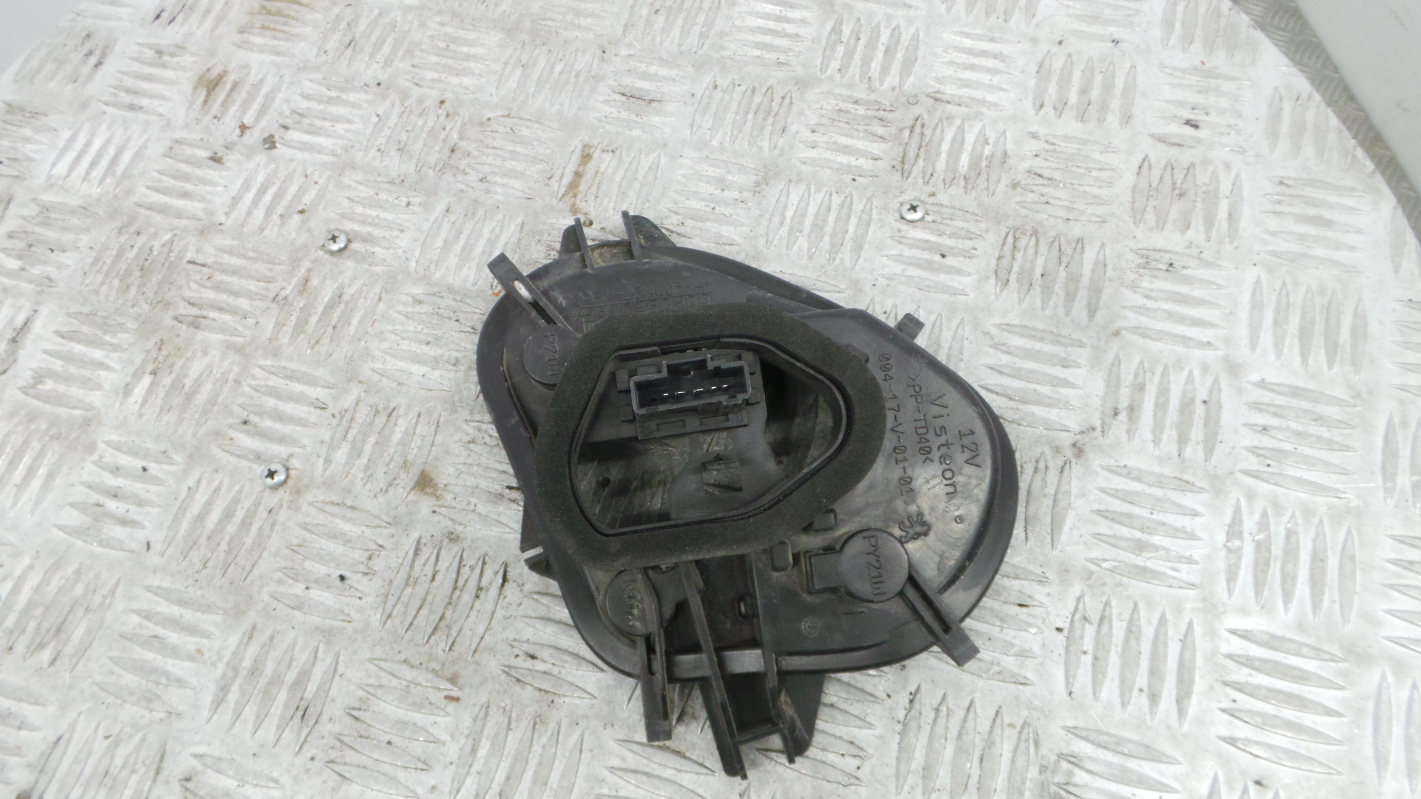 Suporte Lampadas Tras Esquerdo VPCPFX-13N005-A - PEUGEOT 208 I (CA_, CC_)-36505793