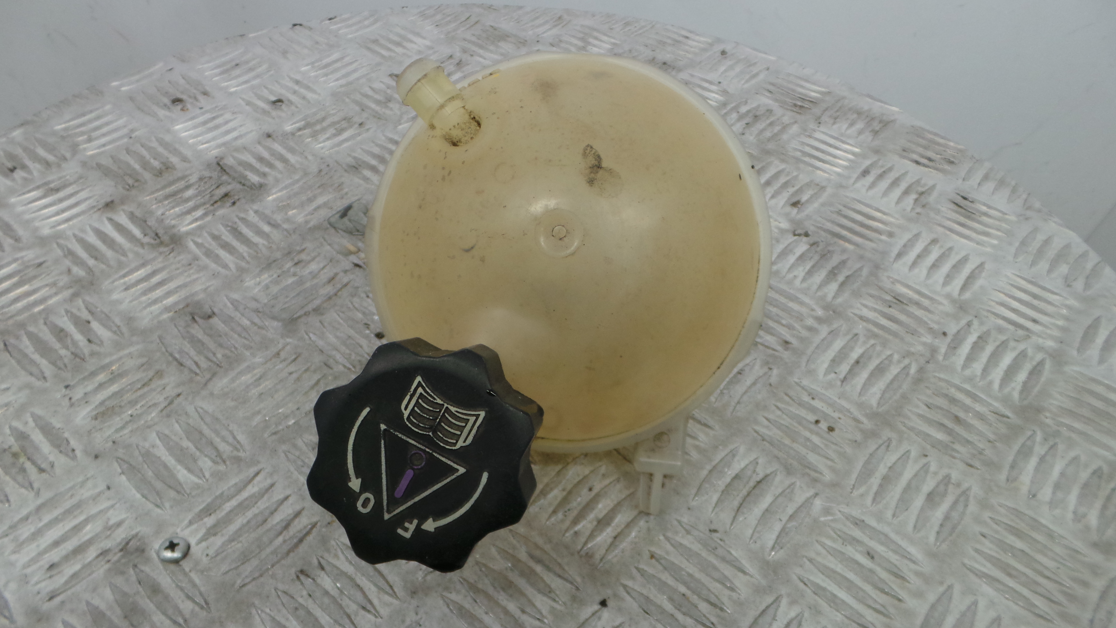 Depósito Água Radiador / Vazo de Expansao 1323AH - PEUGEOT 308 I (4A_, 4C_)-36527229 Depósito Água Radiador / Vazo de Expansao 1323AH - PEUGEOT 308 I (4A_, 4C_)-36527229