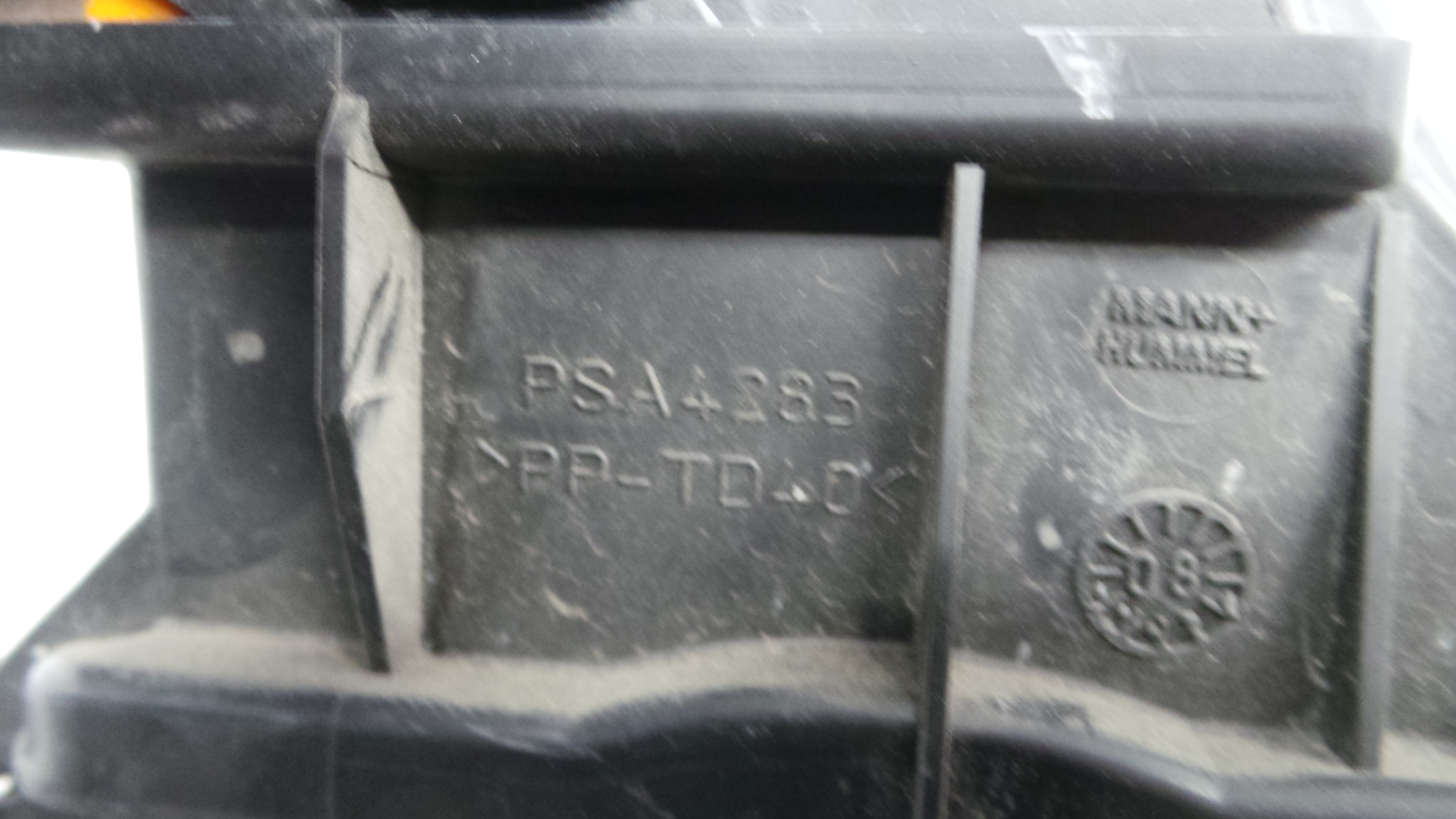 Caixa Filtro de Ar V753482280 - PEUGEOT 207 (WA_, WC_), 207/207+ (WA_, WC_)-36528102