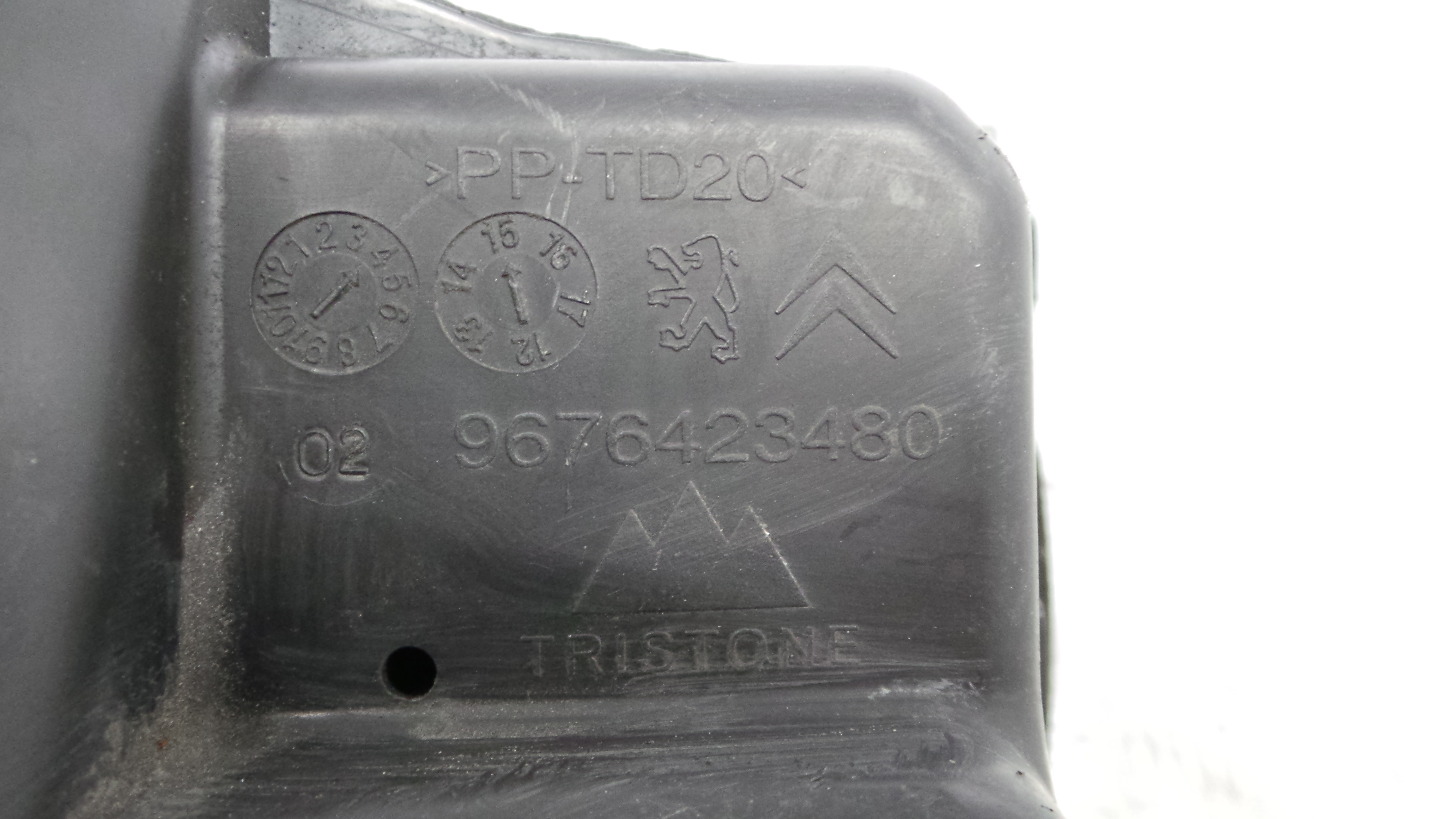 Caixa Filtro de Ar  9676423480 - PEUGEOT 308 II (LB_, LP_, LW_, LH_, L3_)-36528240