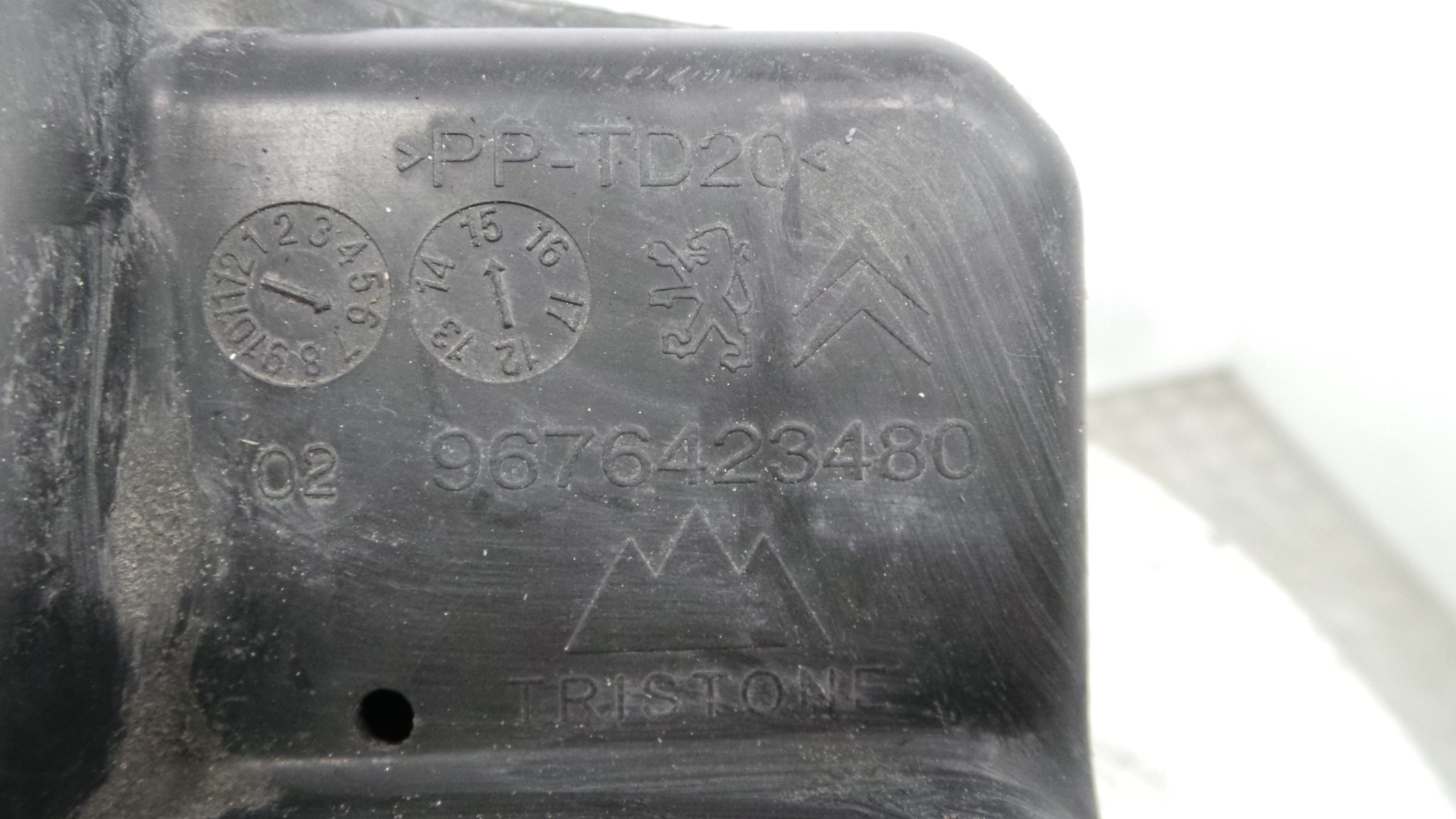 Caixa Filtro de Ar  9676423480 - PEUGEOT 308 II (LB_, LP_, LW_, LH_, L3_)-36528270