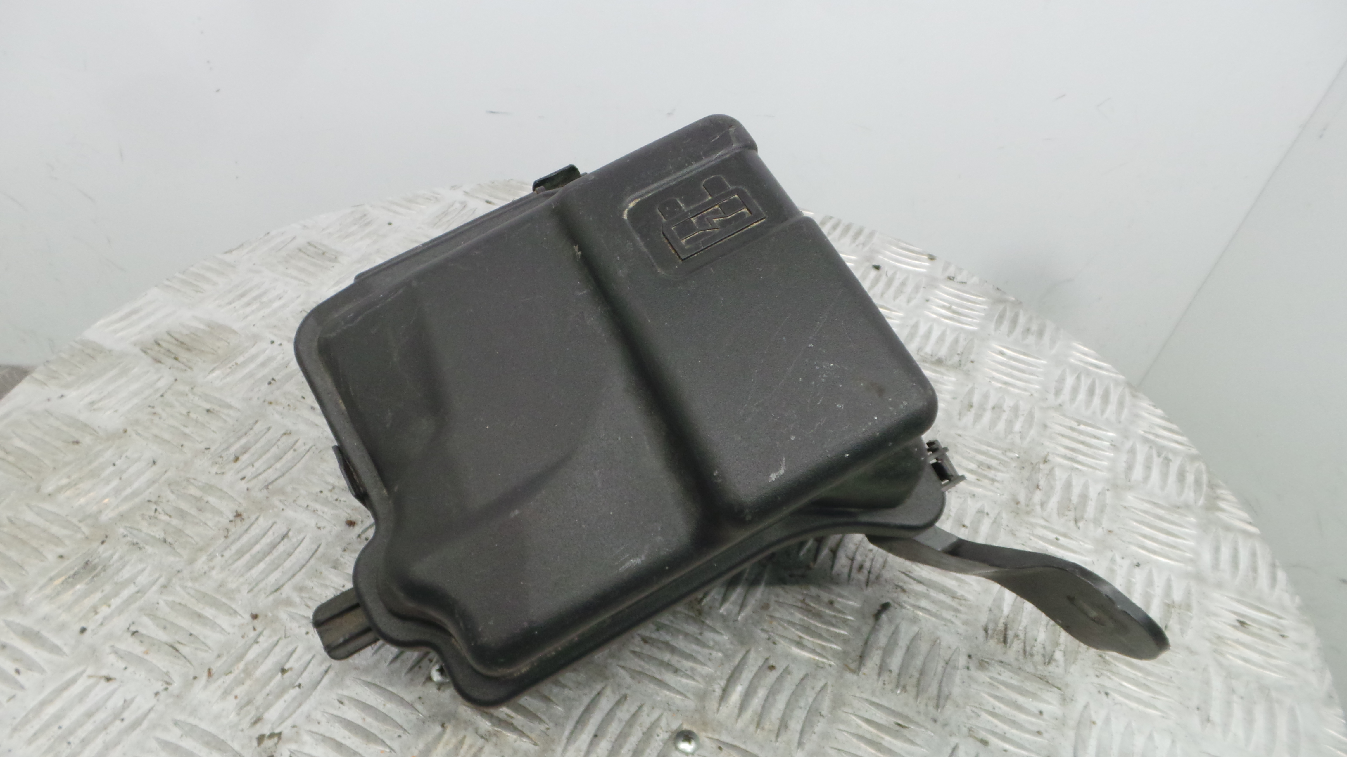 Caixa de Fusiveis 9657287080 - CITROËN C3 I (FC_, FN_)-36528300 Caixa de Fusiveis 9657287080 - CITROËN C3 I (FC_, FN_)-36528300