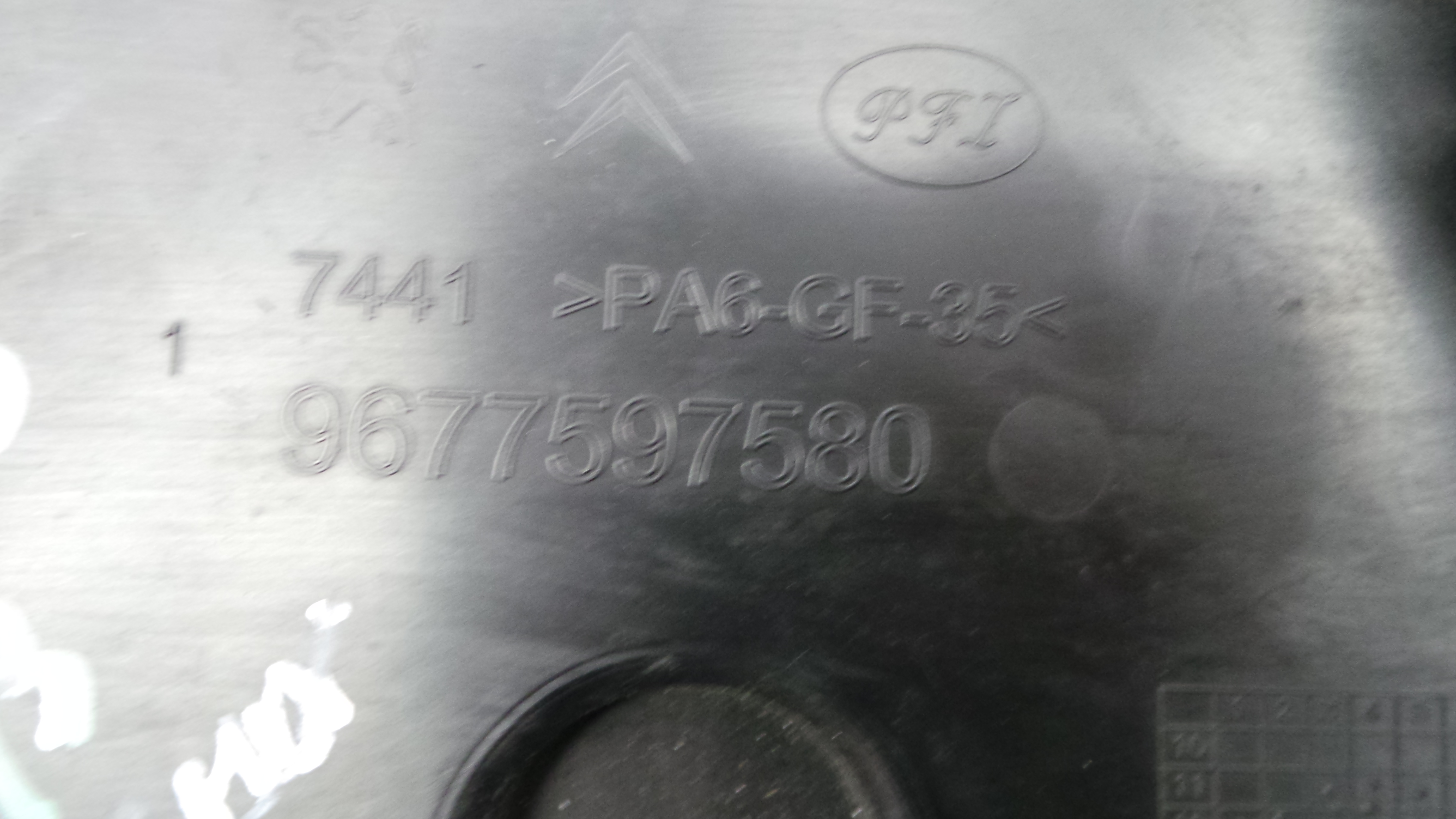 Tampa da distribuição 9677597580 - PEUGEOT 208 I (CA_, CC_)-36530113