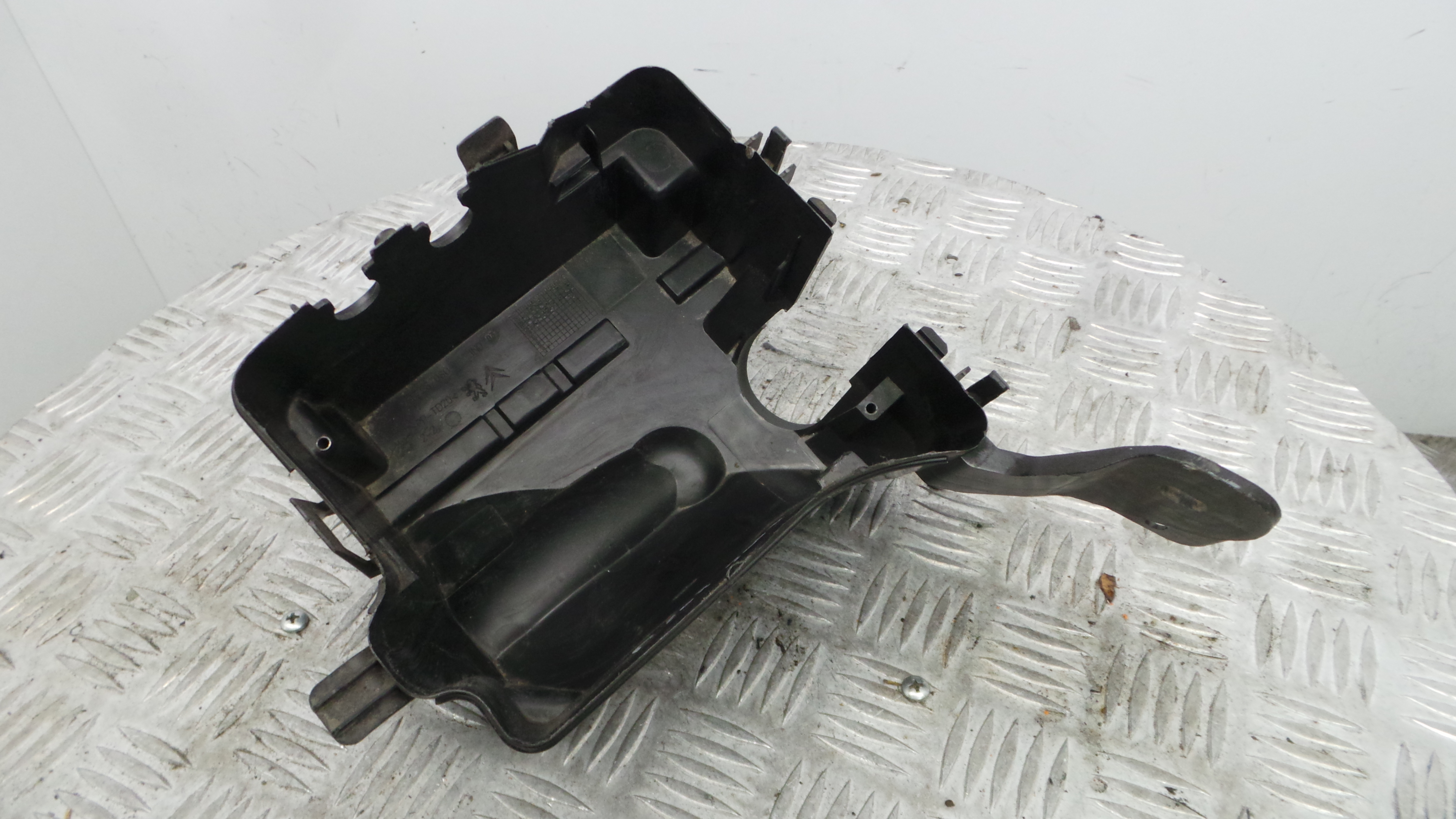 Caixa de Fusiveis 9657287080 - PEUGEOT 207 (WA_, WC_), 207/207+ (WA_, WC_)-36530626 Caixa de Fusiveis 9657287080 - PEUGEOT 207 (WA_, WC_), 207/207+ (WA_, WC_)-36530626