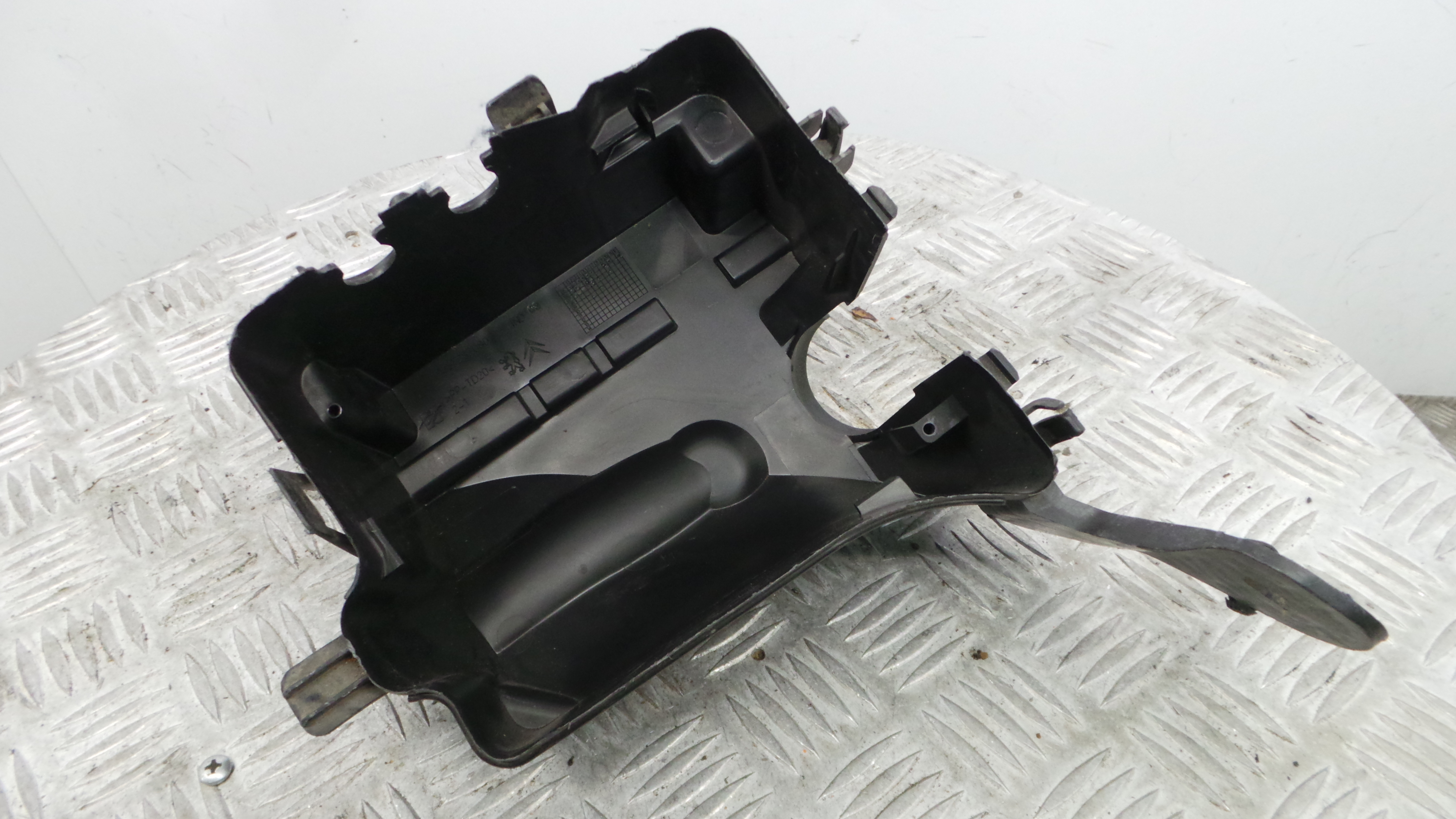 Caixa de Fusiveis 9657287080 - PEUGEOT 207 (WA_, WC_), 207/207+ (WA_, WC_)-36530629 Caixa de Fusiveis 9657287080 - PEUGEOT 207 (WA_, WC_), 207/207+ (WA_, WC_)-36530629