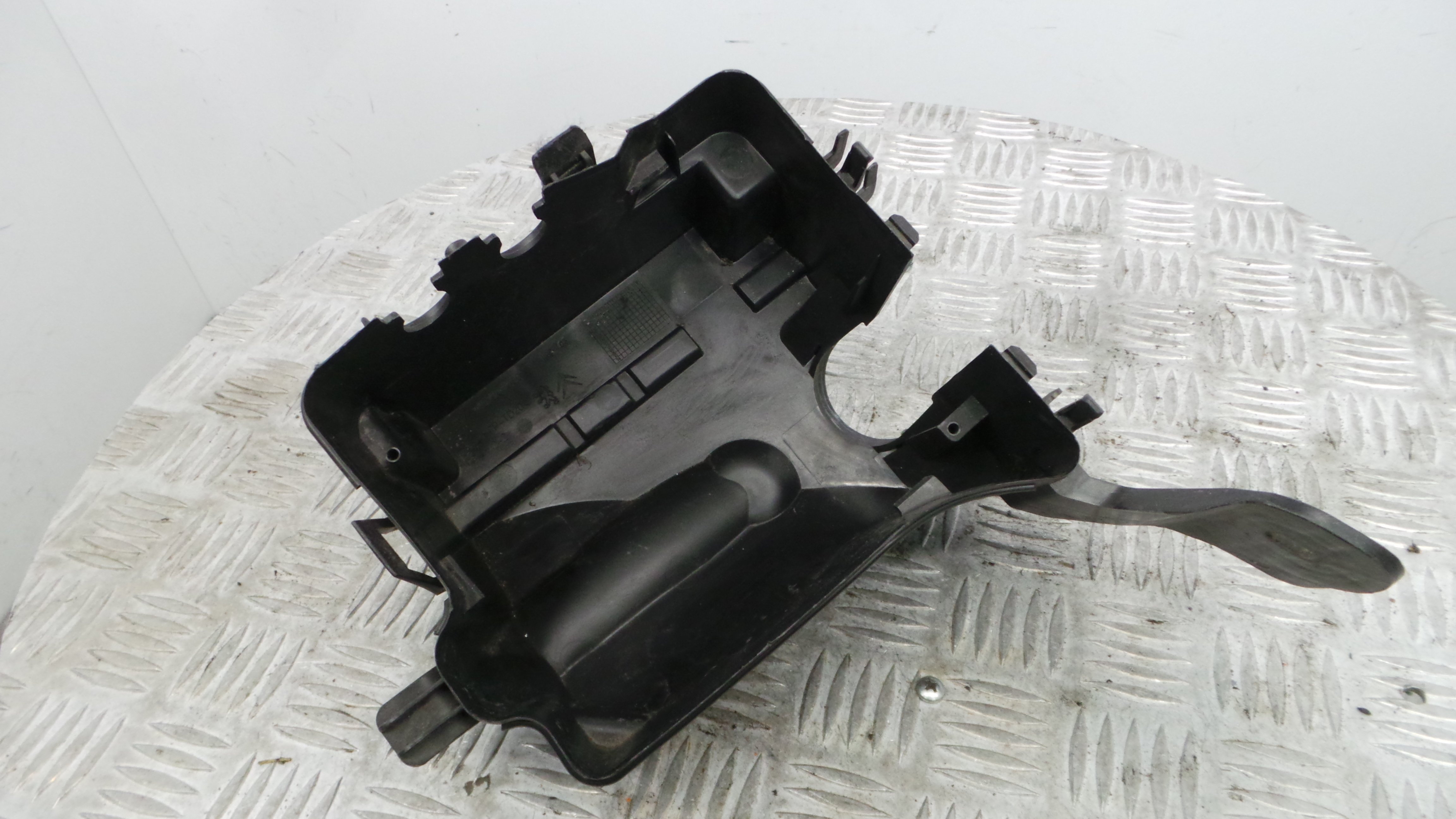 Caixa de Fusiveis 9657287080 - PEUGEOT 207 (WA_, WC_), 207/207+ (WA_, WC_)-36530658 Caixa de Fusiveis 9657287080 - PEUGEOT 207 (WA_, WC_), 207/207+ (WA_, WC_)-36530658