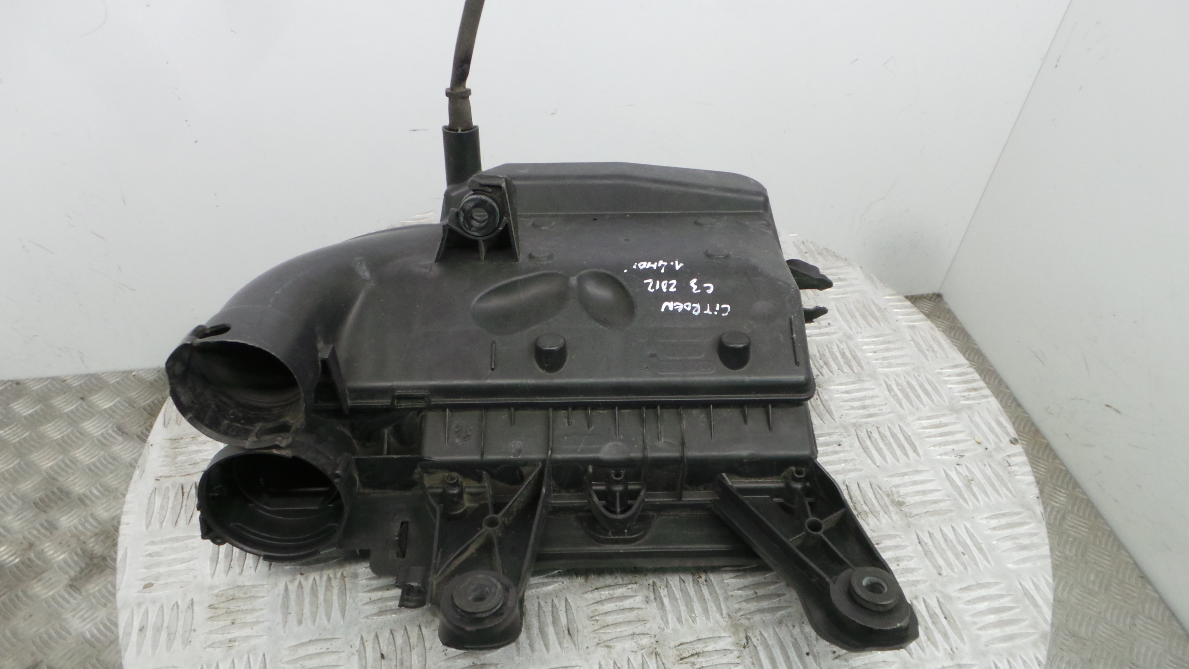 Caixa Filtro de Ar 9673061080 - CITROËN C3 II (SC_)-36531043