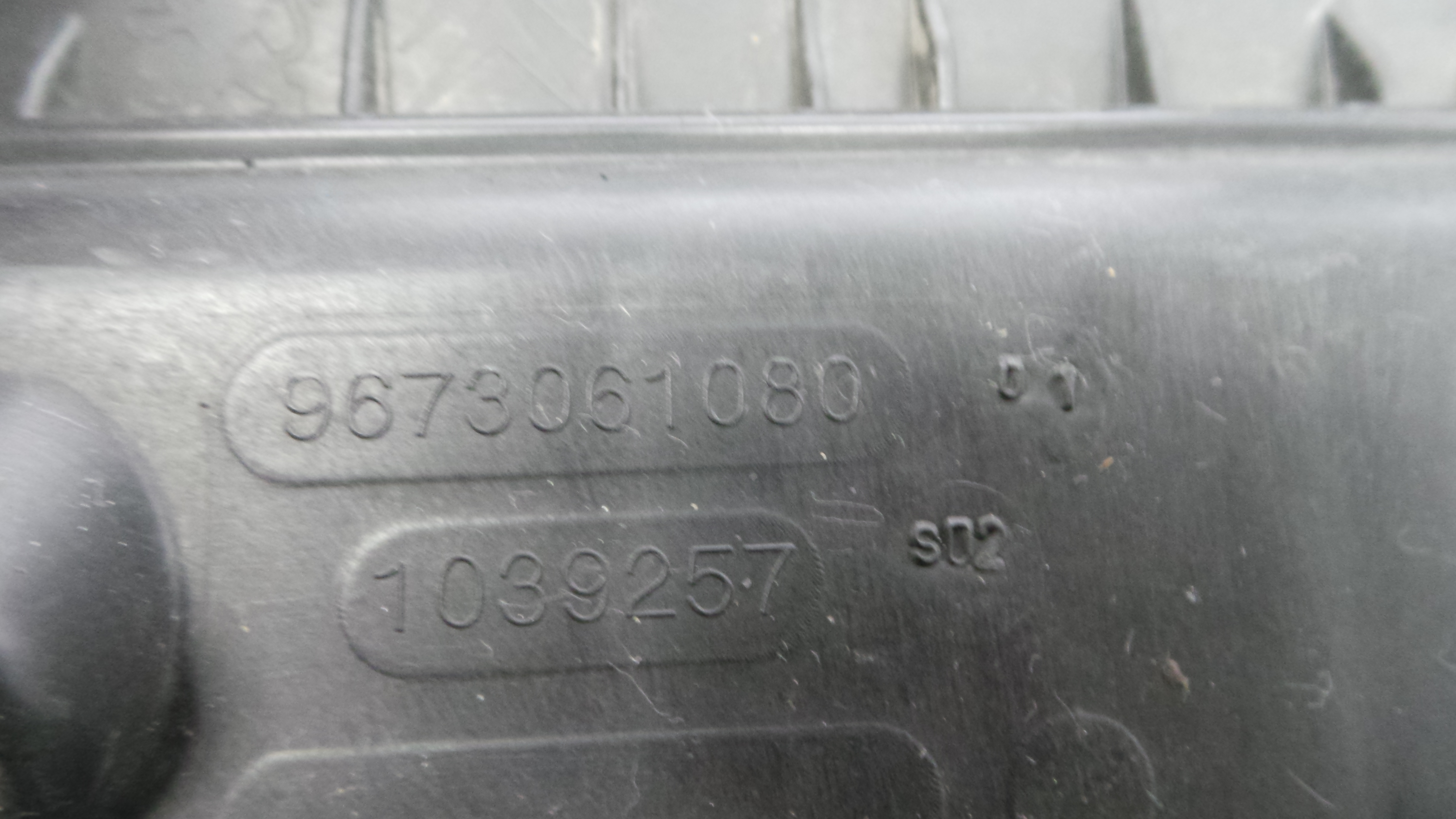 Caixa Filtro de Ar 9673061080 - CITROËN C3 II (SC_)-36531043