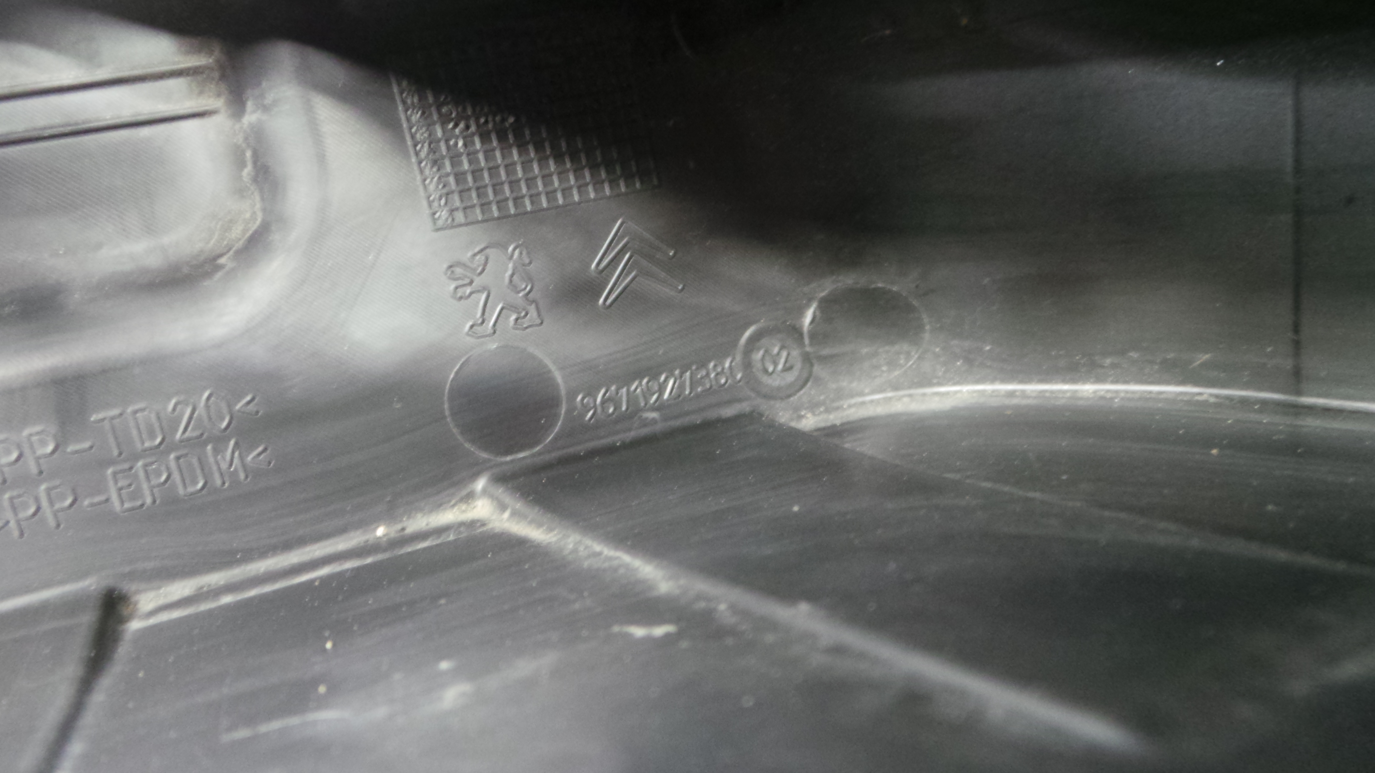 caixa centralina 9671927380 - PEUGEOT 208 I (CA_, CC_)-36531711