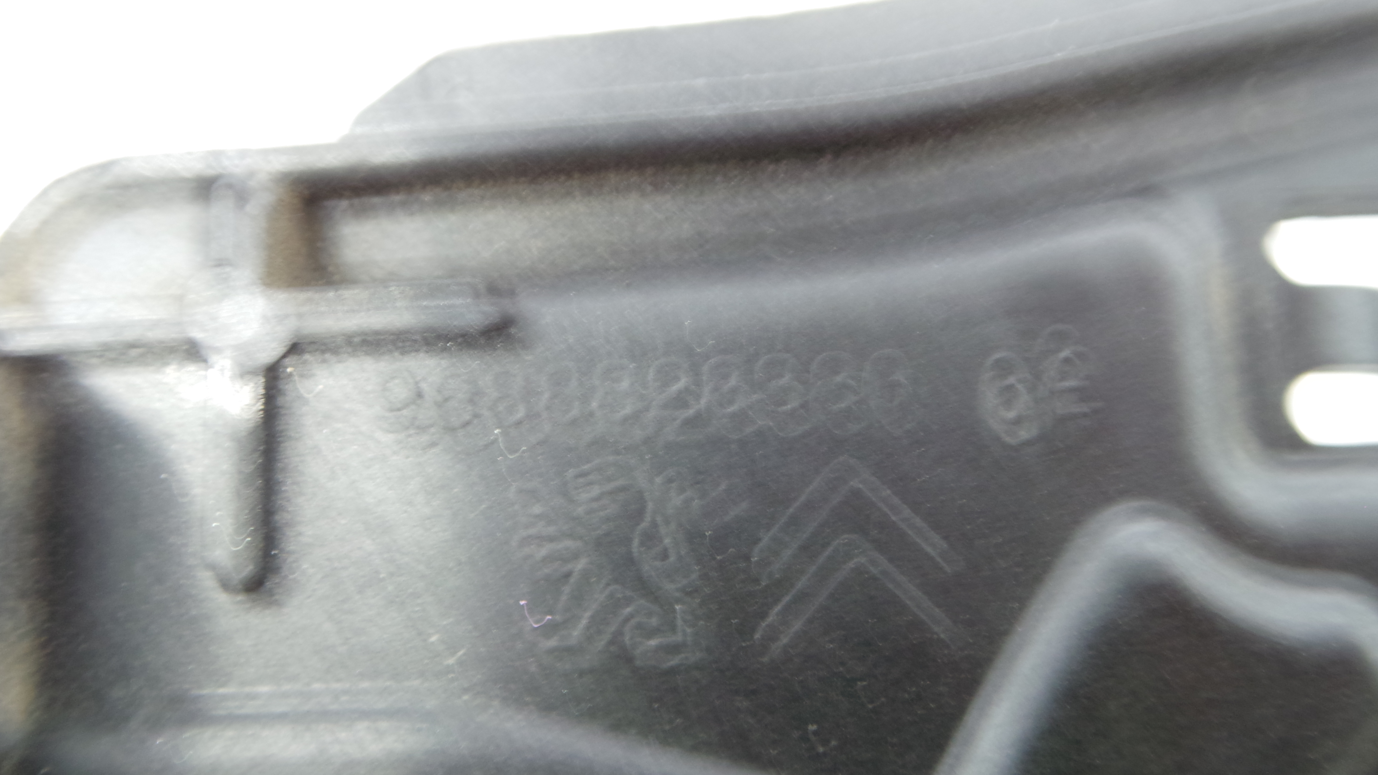 caixa centralina 9688828380 - CITROËN C3 II (SC_)-36531750