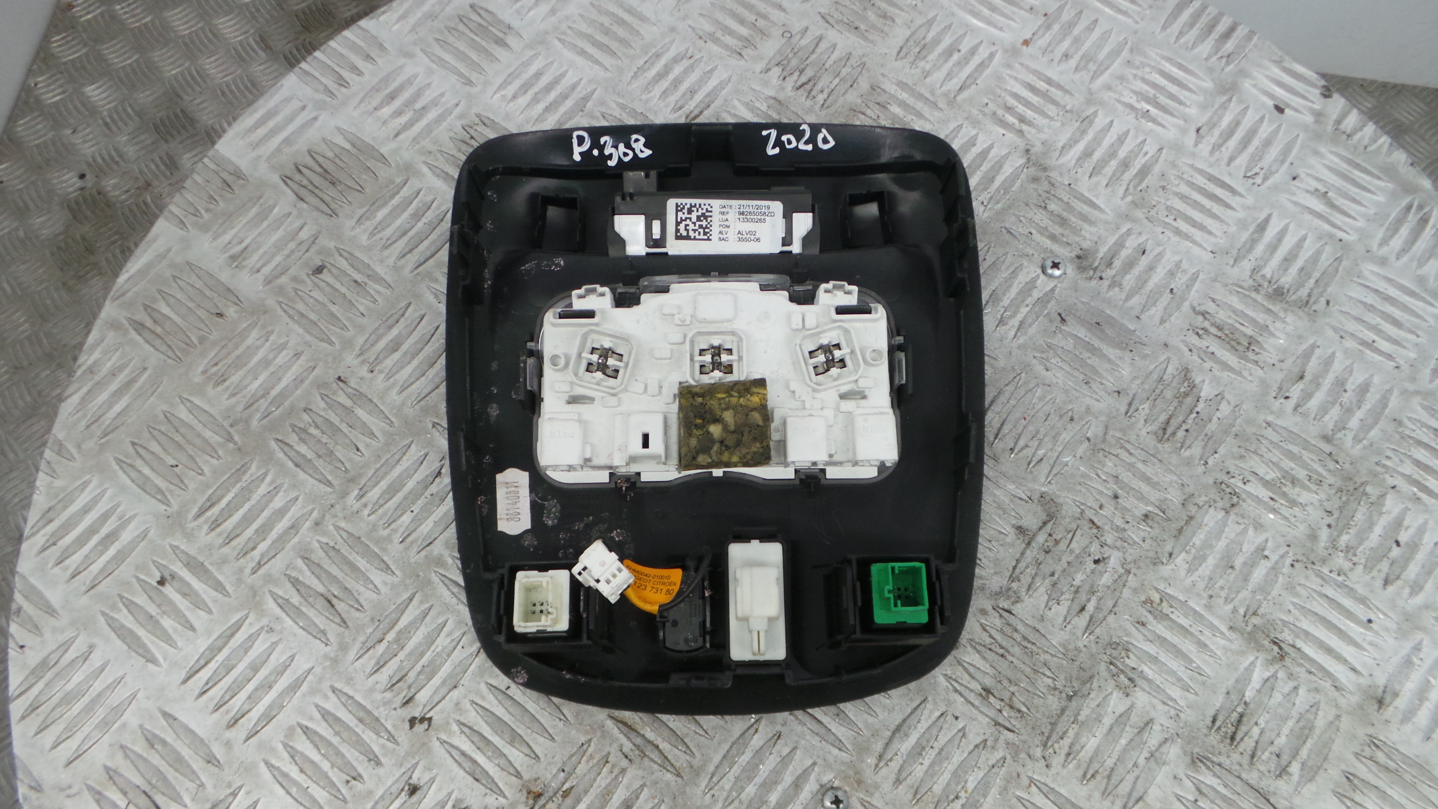 Plafonier Teto 9677821577-1 - PEUGEOT 308 II (LB_, LP_, LW_, LH_, L3_)-36538538