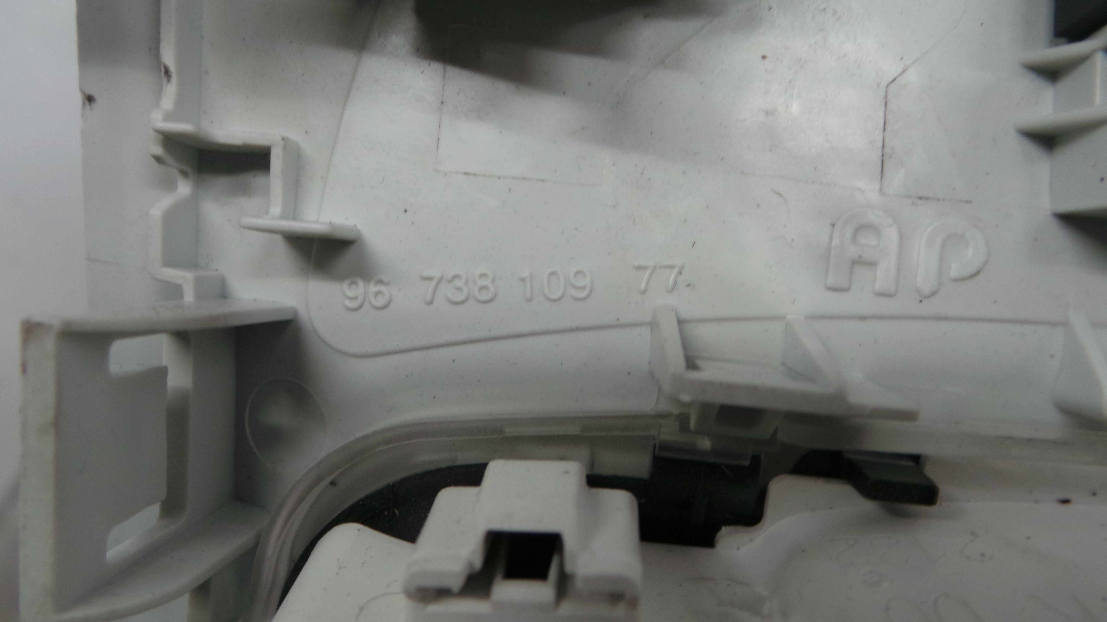 Plafonier Teto 9673810977 - PEUGEOT 208 I (CA_, CC_)-36538562