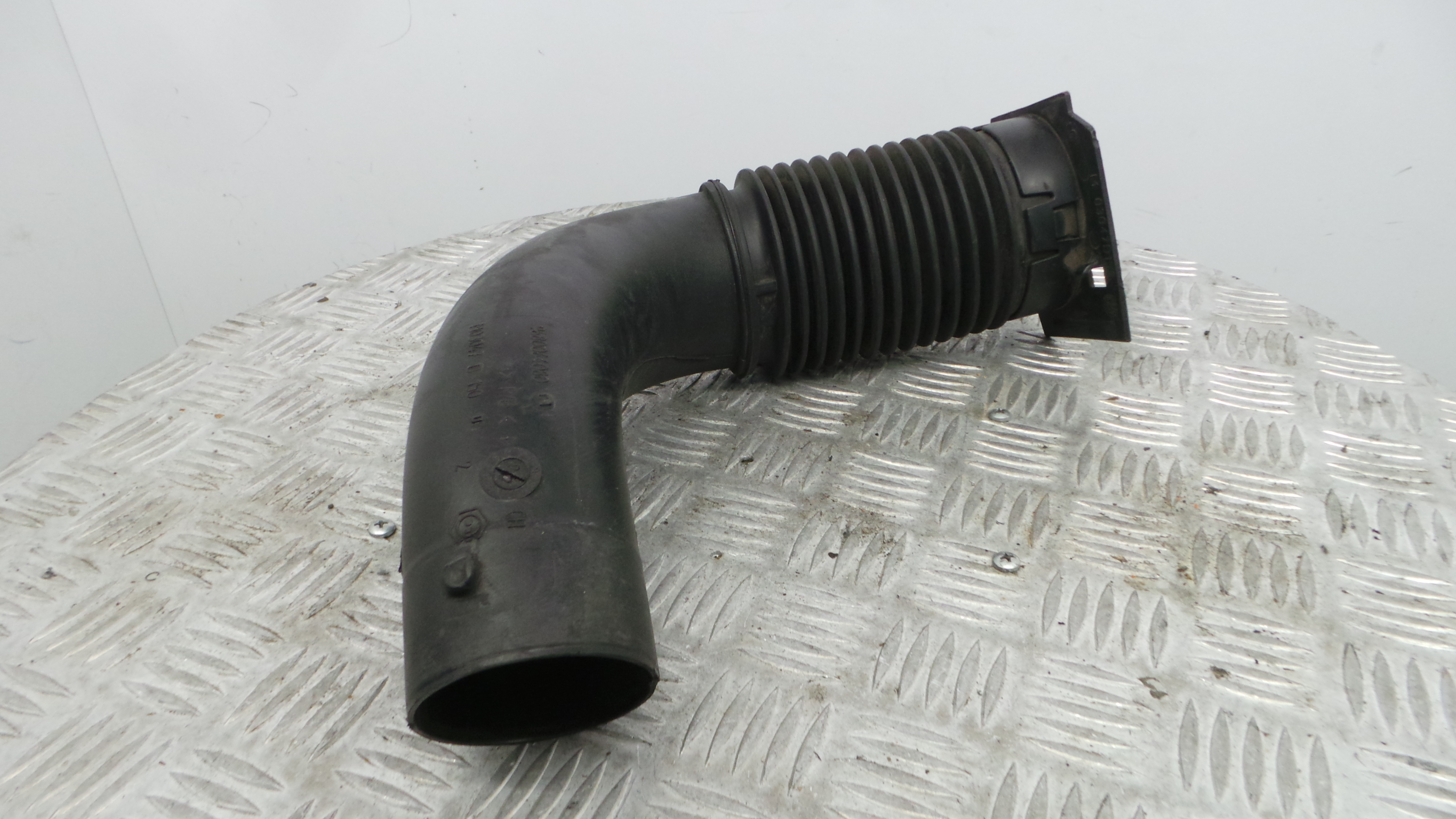 Tubo Caixa Filtro Ar 9680064080 - PEUGEOT 207 (WA_, WC_), 207/207+ (WA_, WC_)-36547483