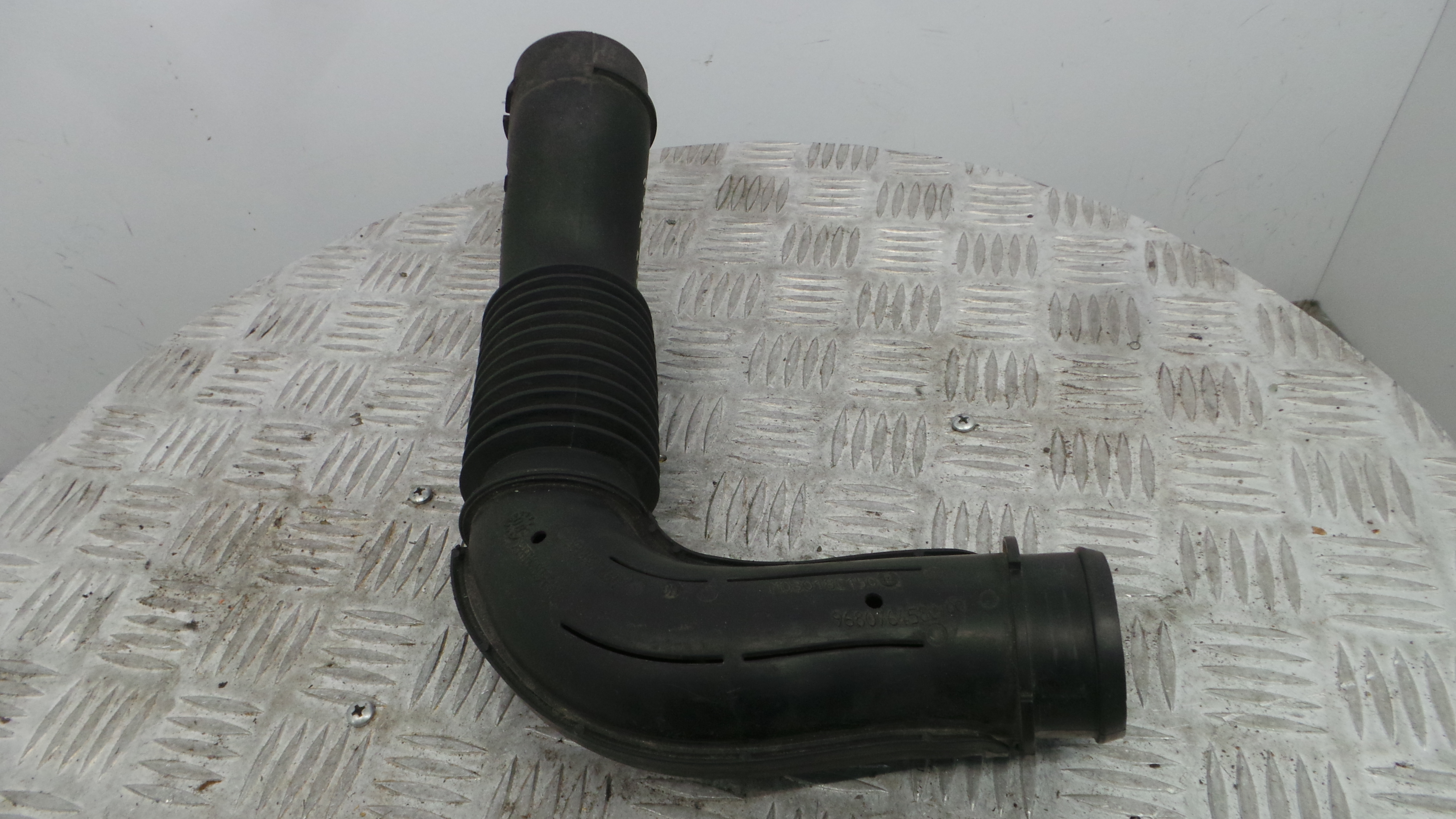 Tubo Caixa Filtro Ar 9680764580 - PEUGEOT 207 (WA_, WC_), 207/207+ (WA_, WC_)-36547516