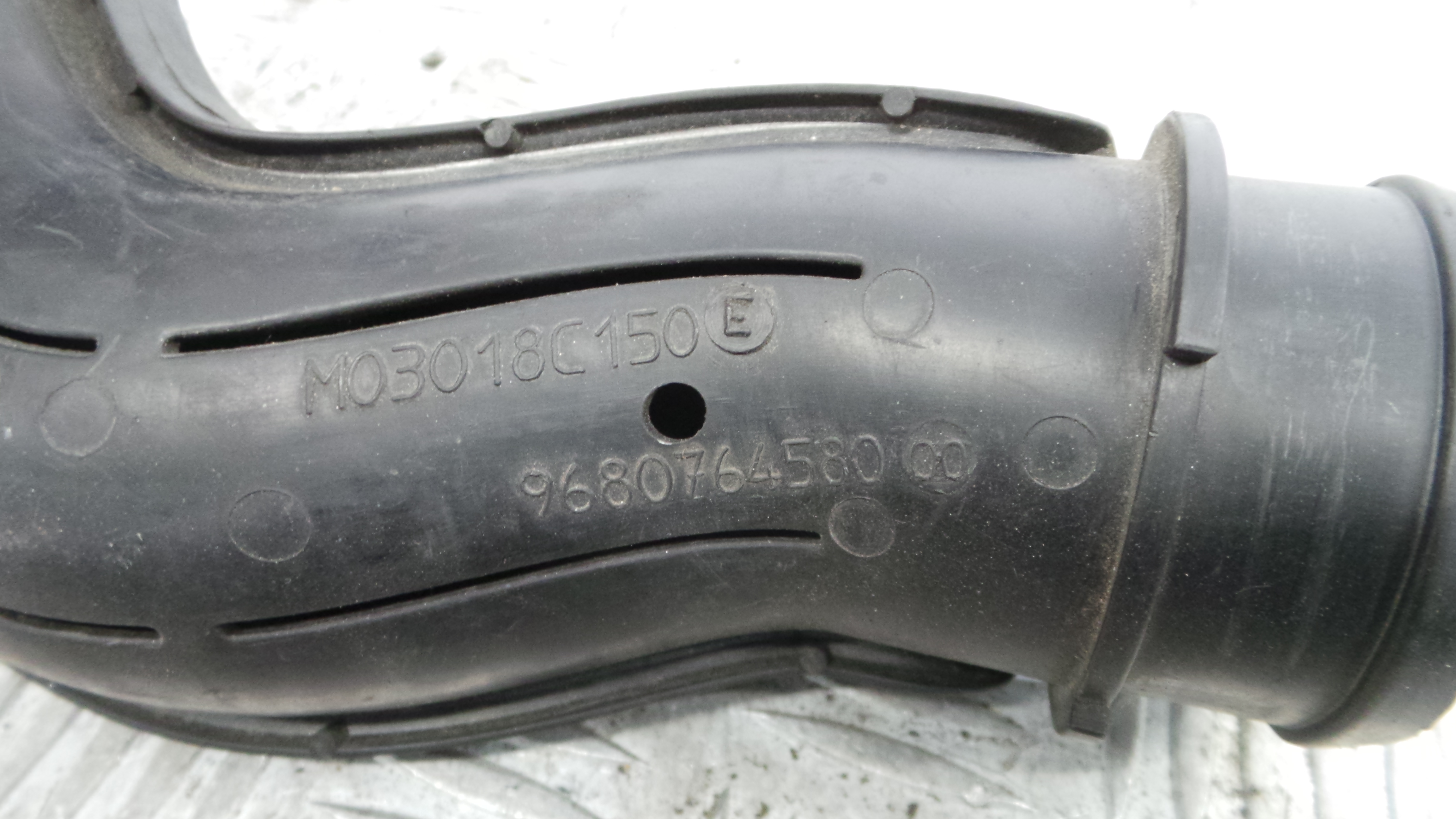 Tubo Caixa Filtro Ar 9680764580 - PEUGEOT 207 (WA_, WC_), 207/207+ (WA_, WC_)-36547516