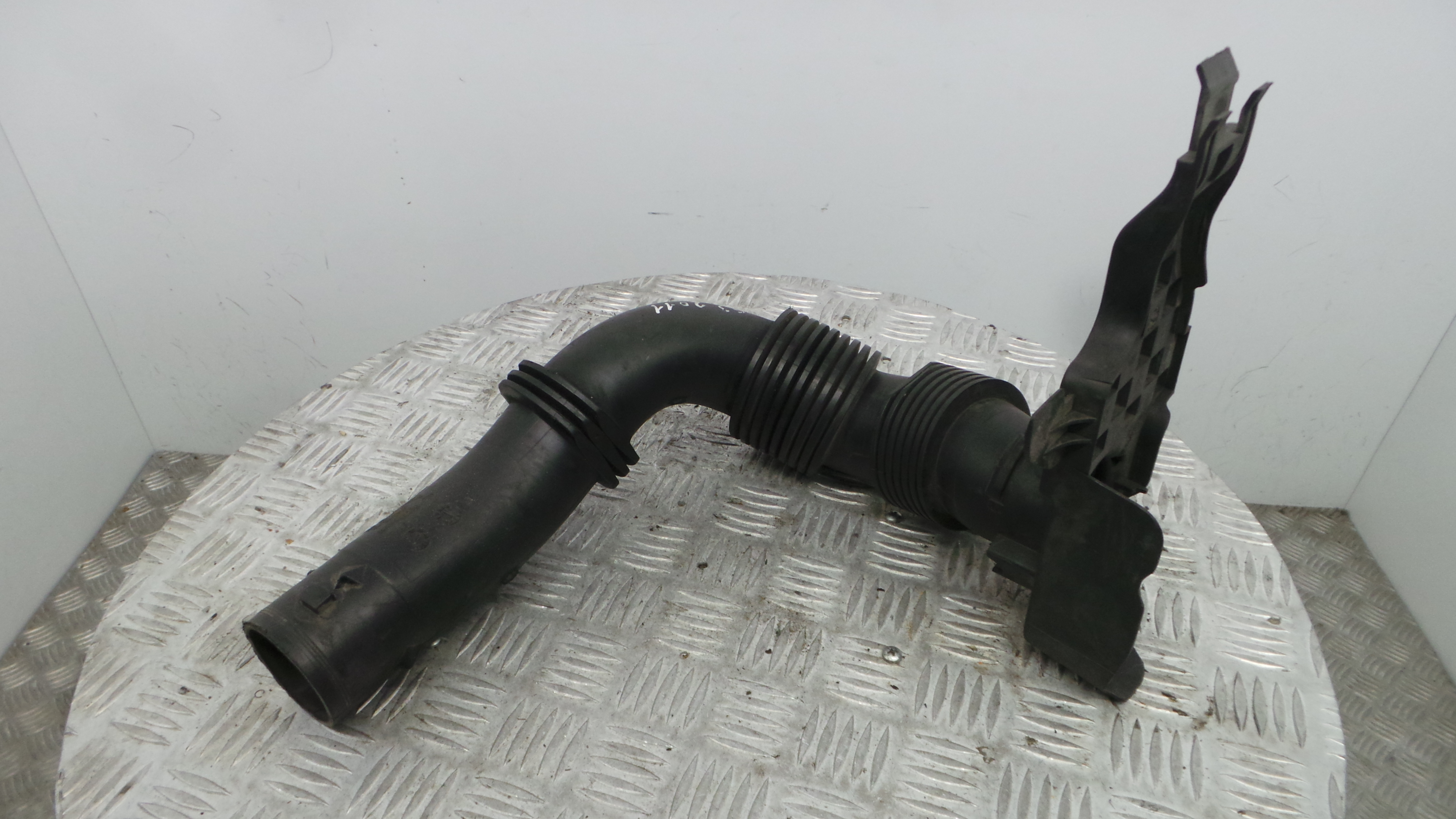 Tubo Caixa Filtro Ar 9684813580 - CITROËN C3 II (SC_)-36552406 Tubo Caixa Filtro Ar 9684813580 - CITROËN C3 II (SC_)-36552406