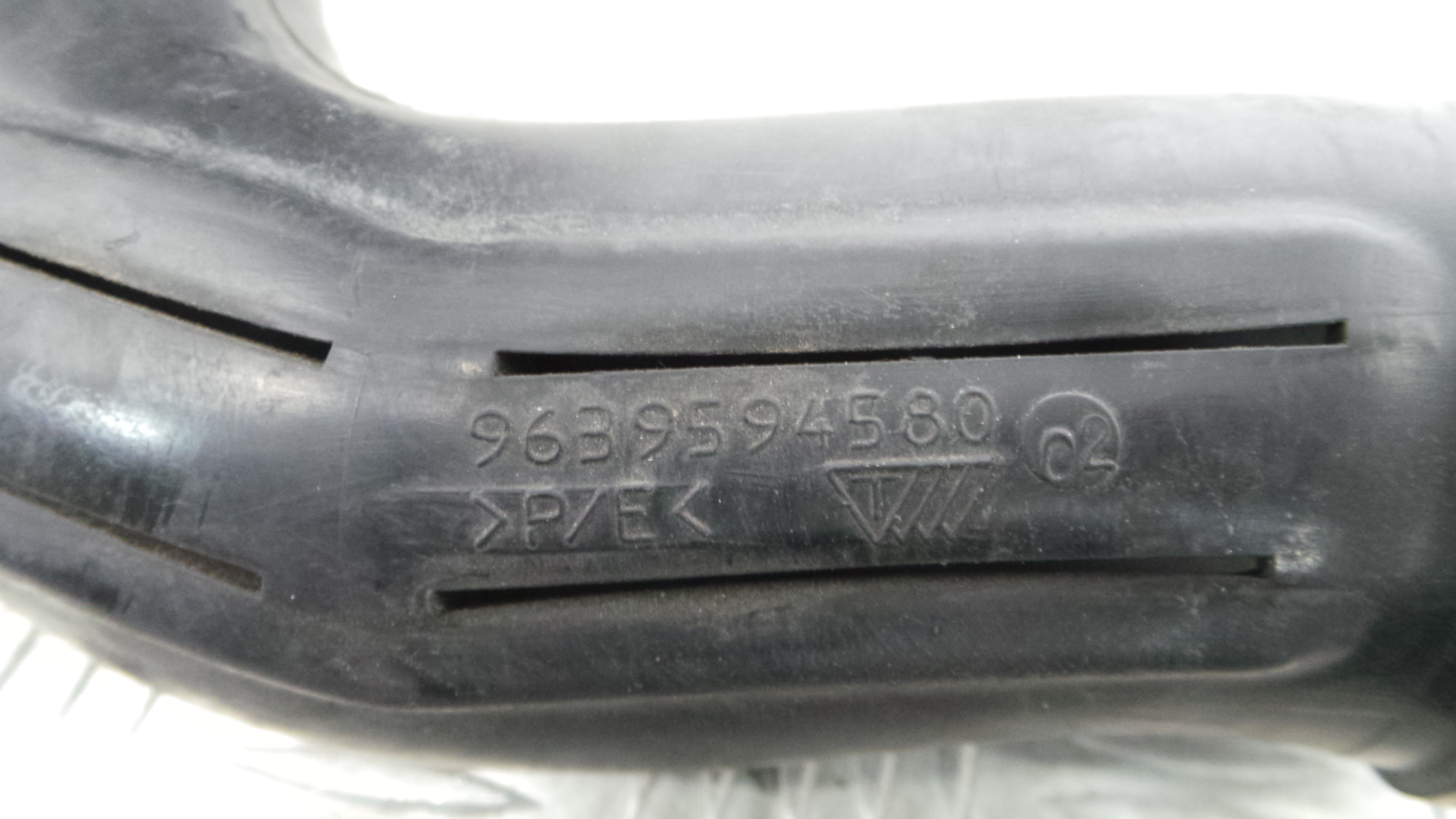 Tubo Caixa Filtro Ar 9639594580 - CITROËN C3 II (SC_)-36552413