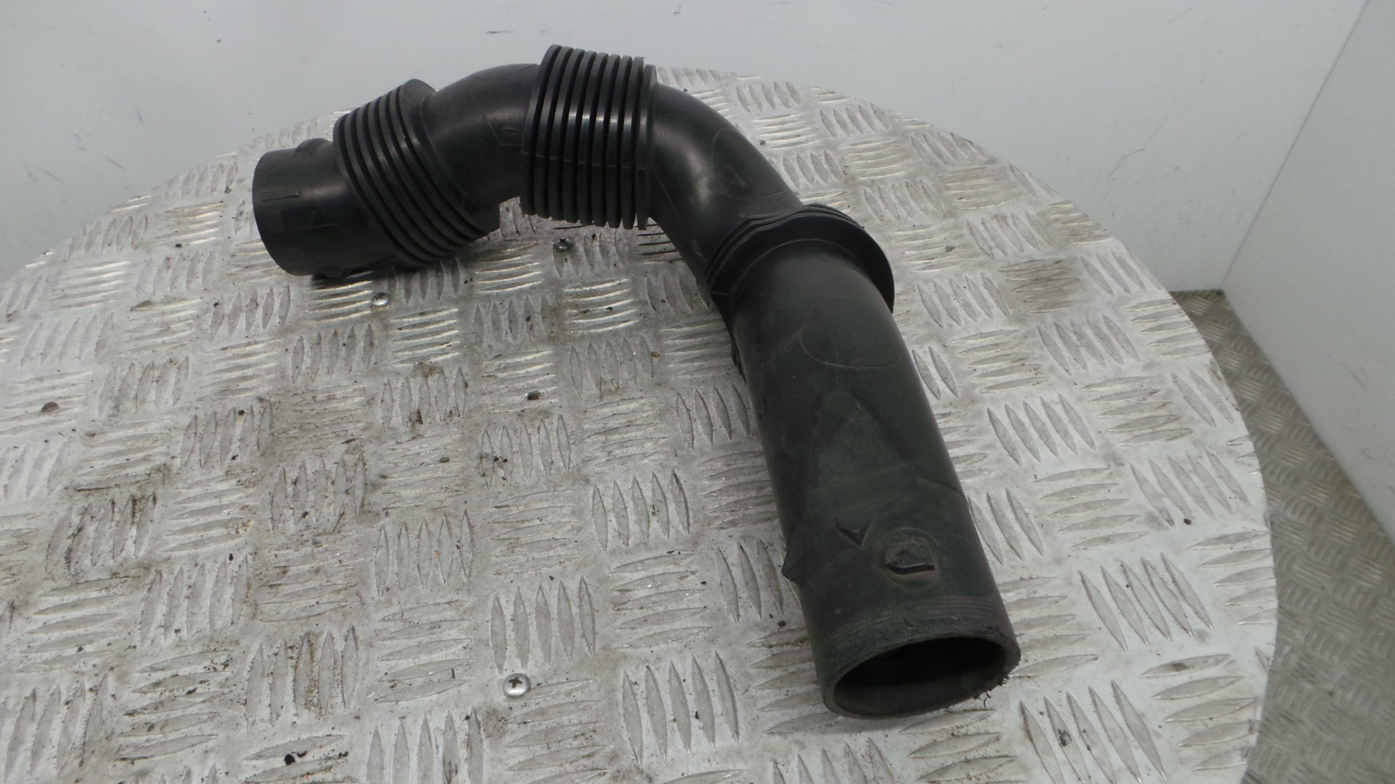 Tubo Caixa Filtro Ar 9684813580 - CITROËN C3 II (SC_)-36552477