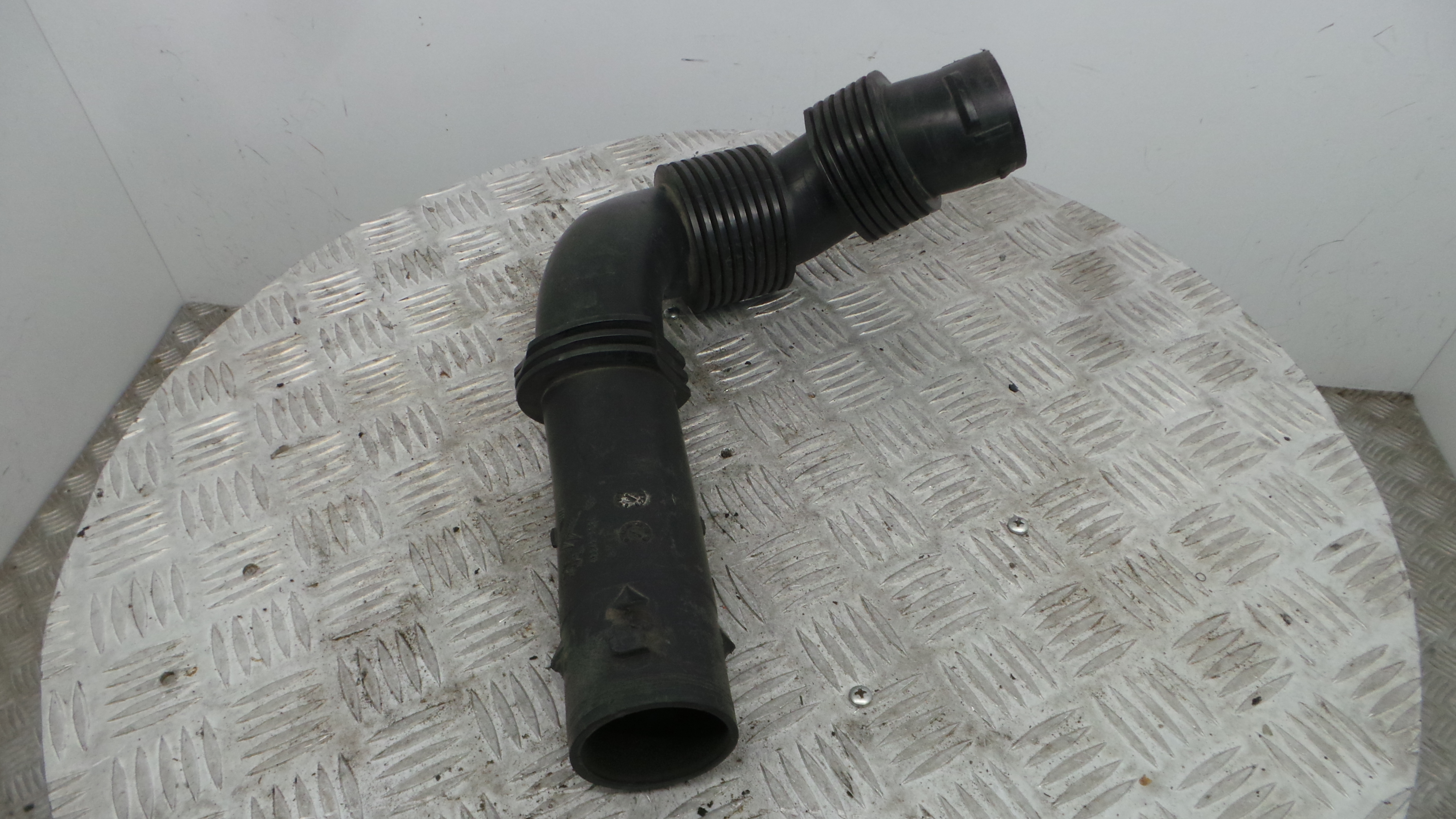 Tubo Caixa Filtro Ar 9684813580 - PEUGEOT 208 I (CA_, CC_)-36553882