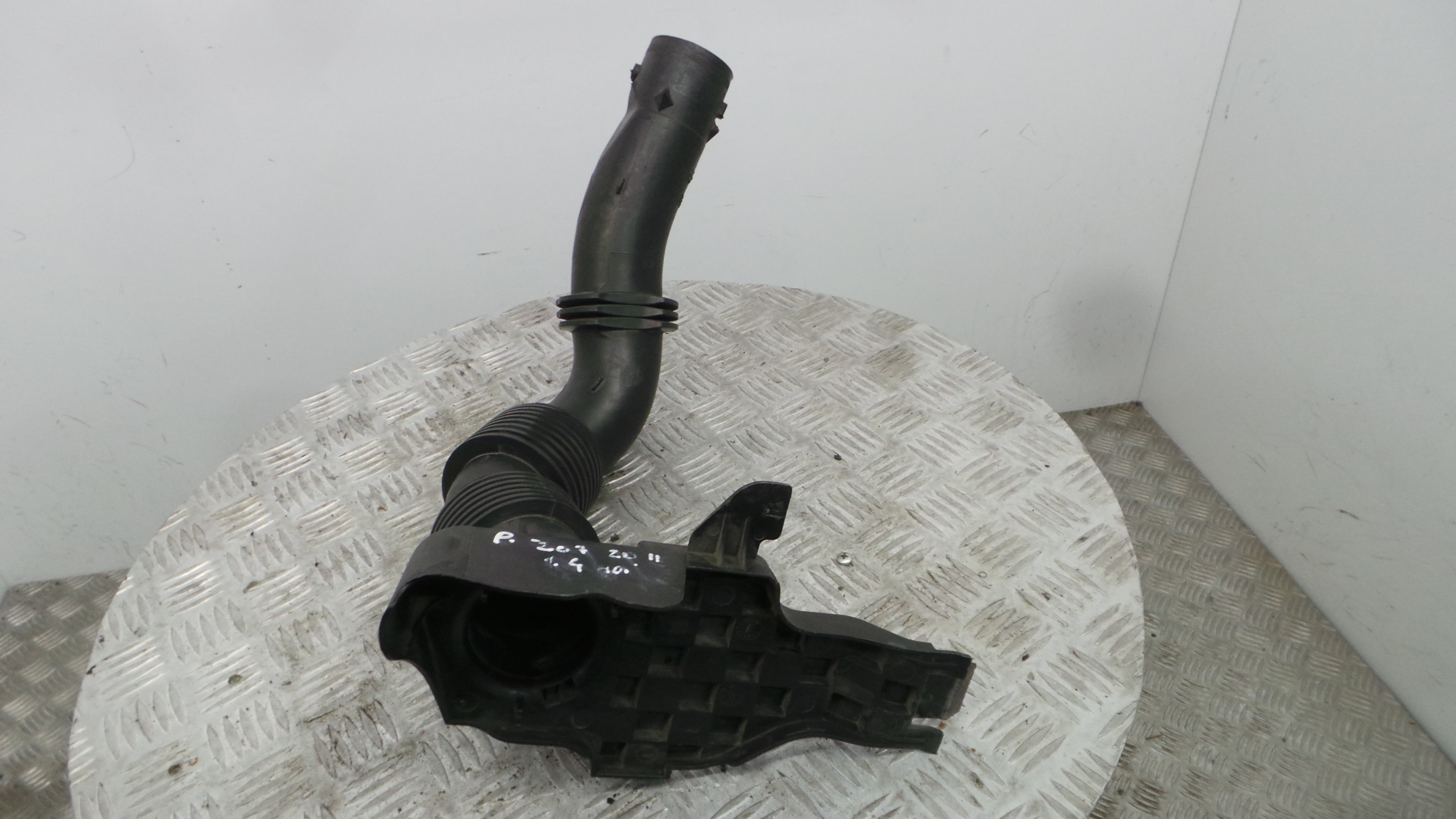 Tubo Caixa Filtro Ar 9684813580 - PEUGEOT 207 (WA_, WC_), 207/207+ (WA_, WC_)-36553901