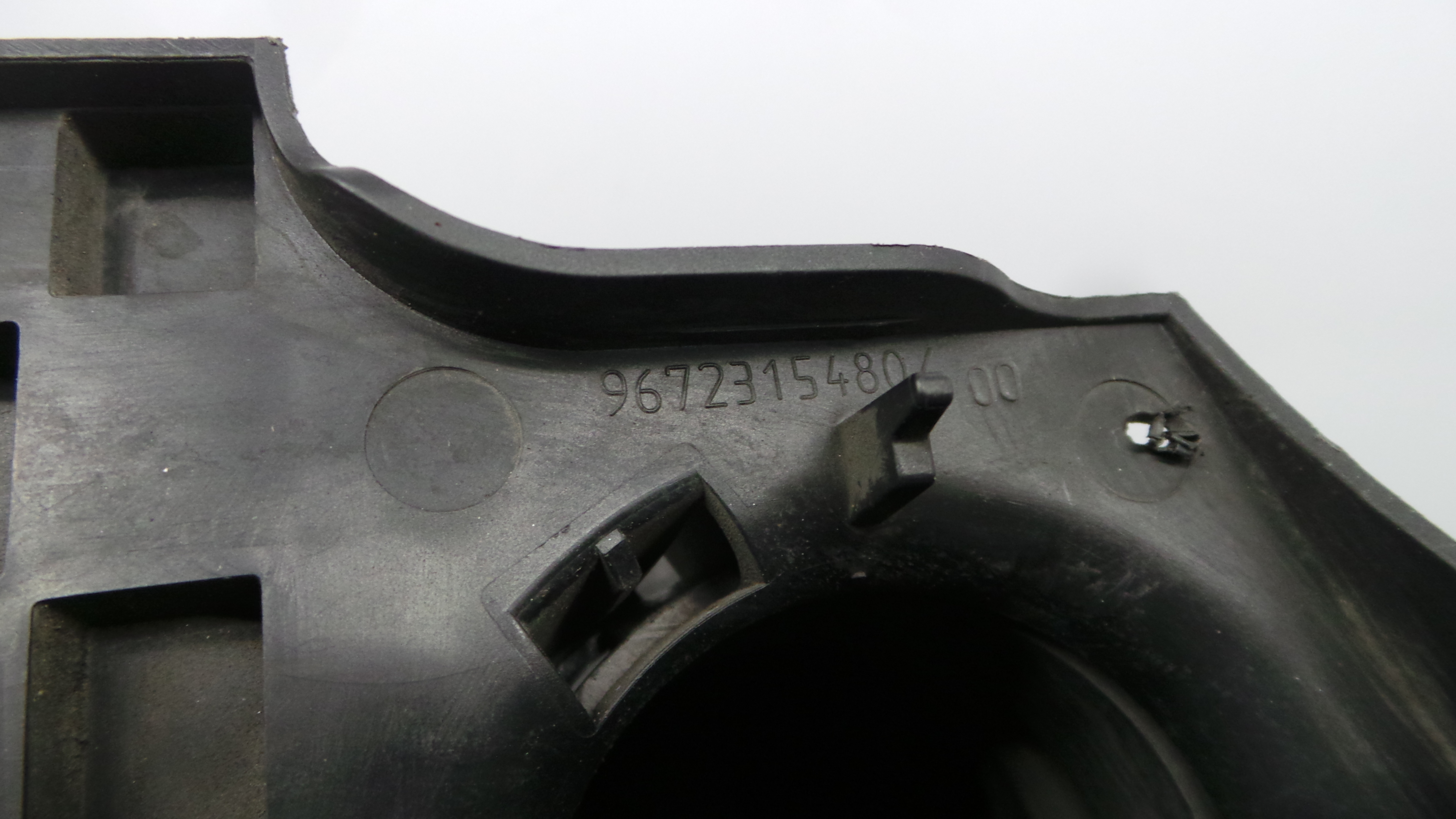 Tubo Caixa Filtro Ar 9684813580 - PEUGEOT 207 (WA_, WC_), 207/207+ (WA_, WC_)-36553901