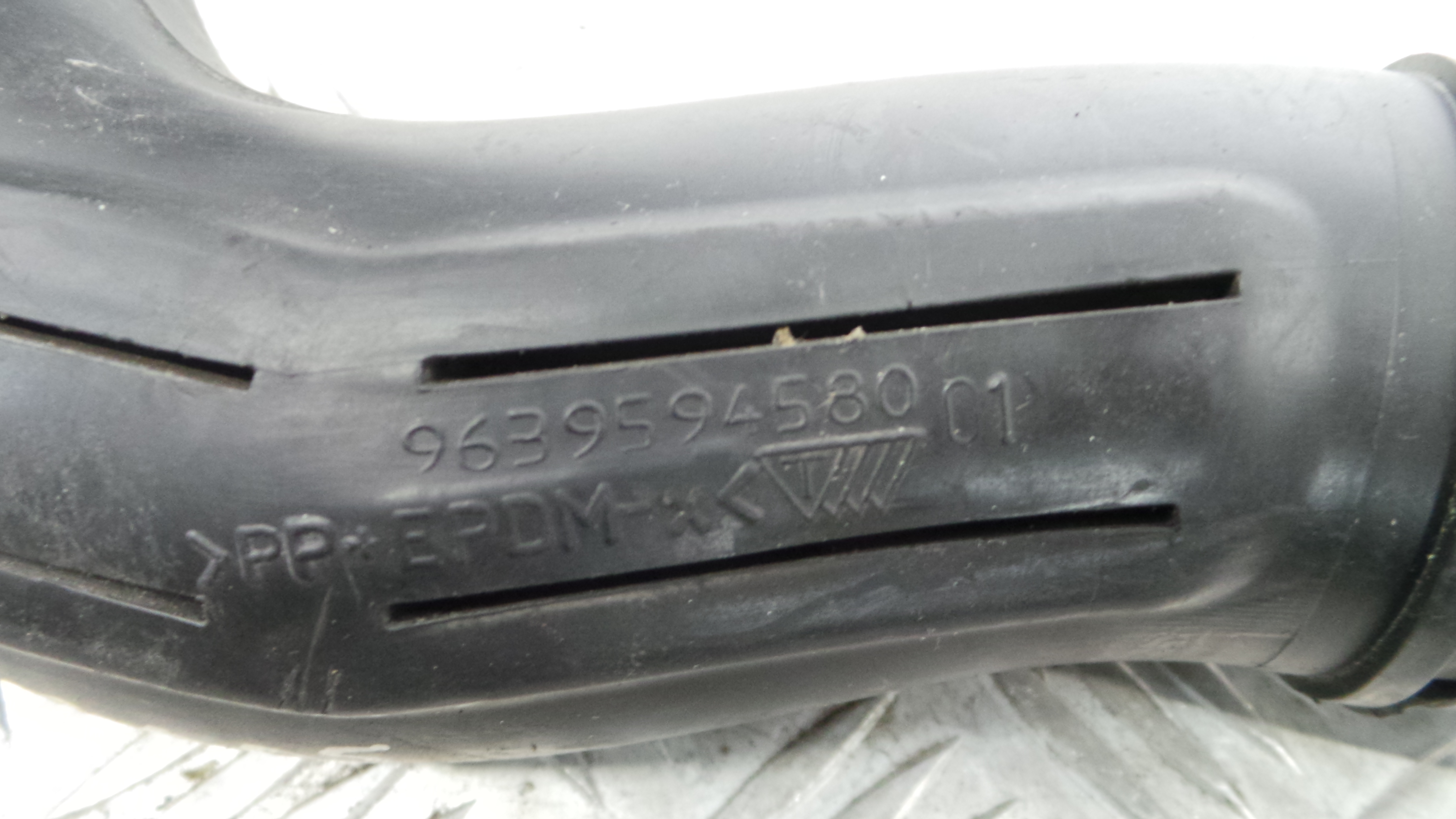 Tubo Caixa Filtro Ar 9639594580 - CITROËN C3 I (FC_, FN_)-36554229