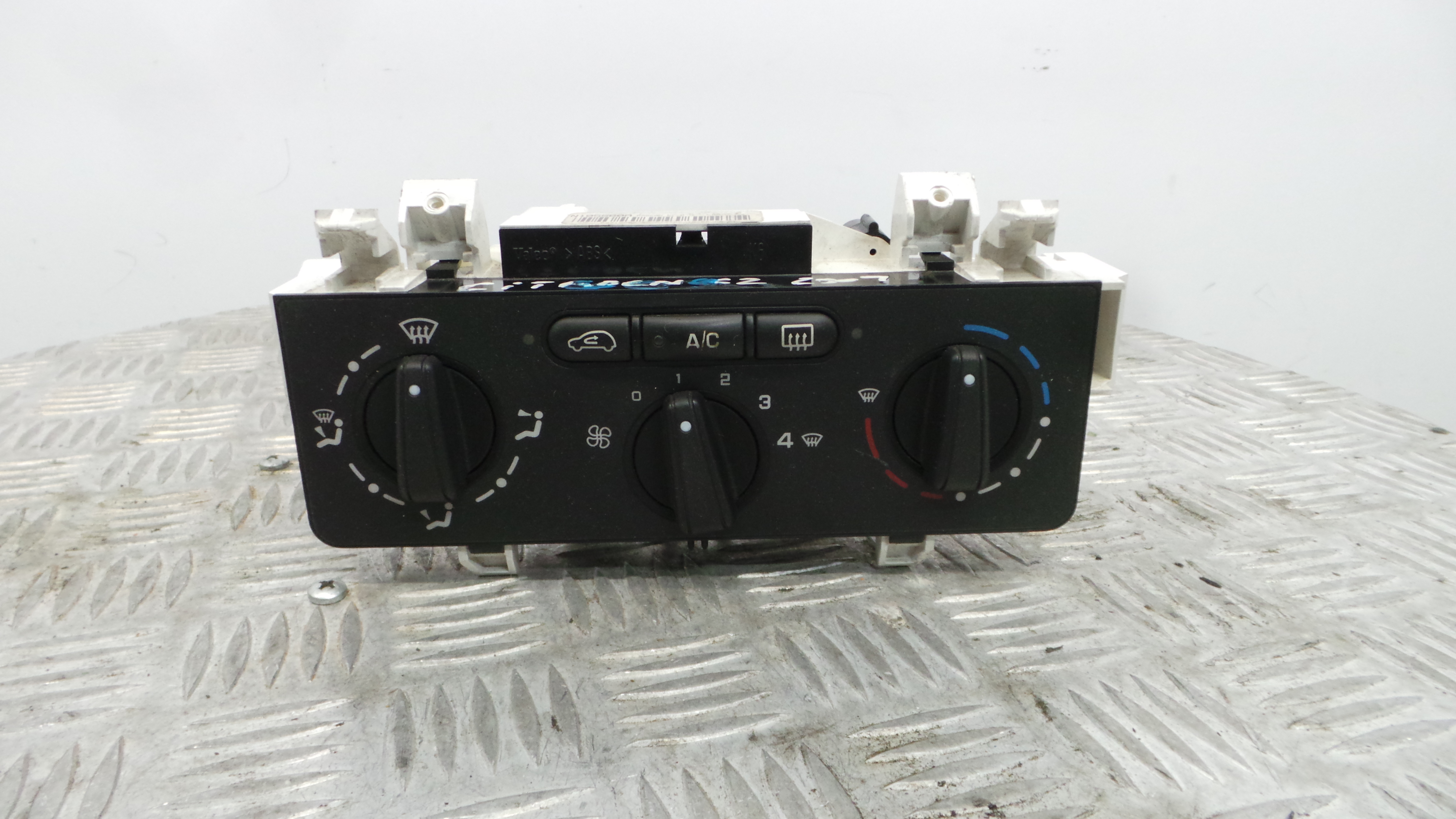 Comando da Sofagem / Climatronic N105560A - CITROËN C2 (JM_)-36586278