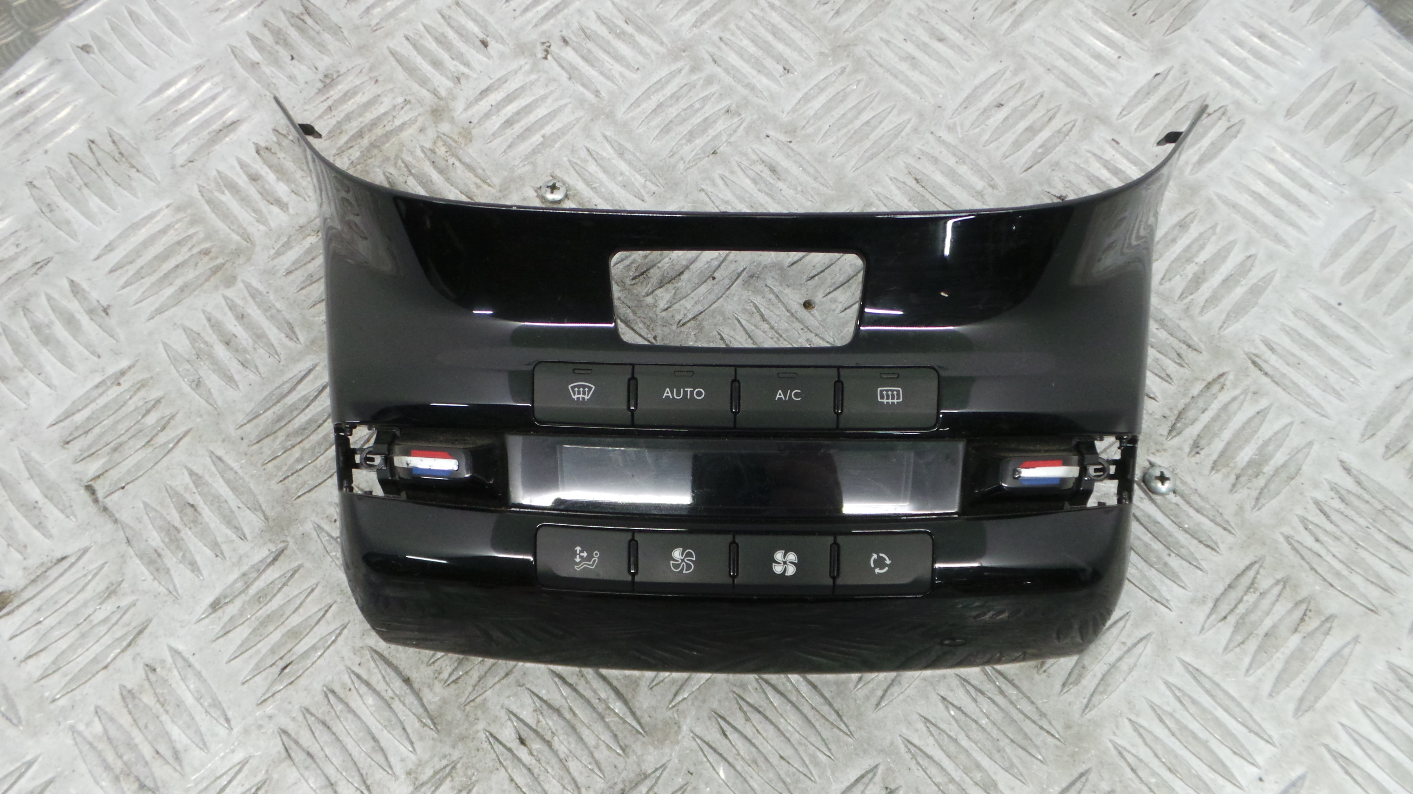 Comando da Sofagem / Climatronic 96722471XU - PEUGEOT 208 I (CA_, CC_)-36586287