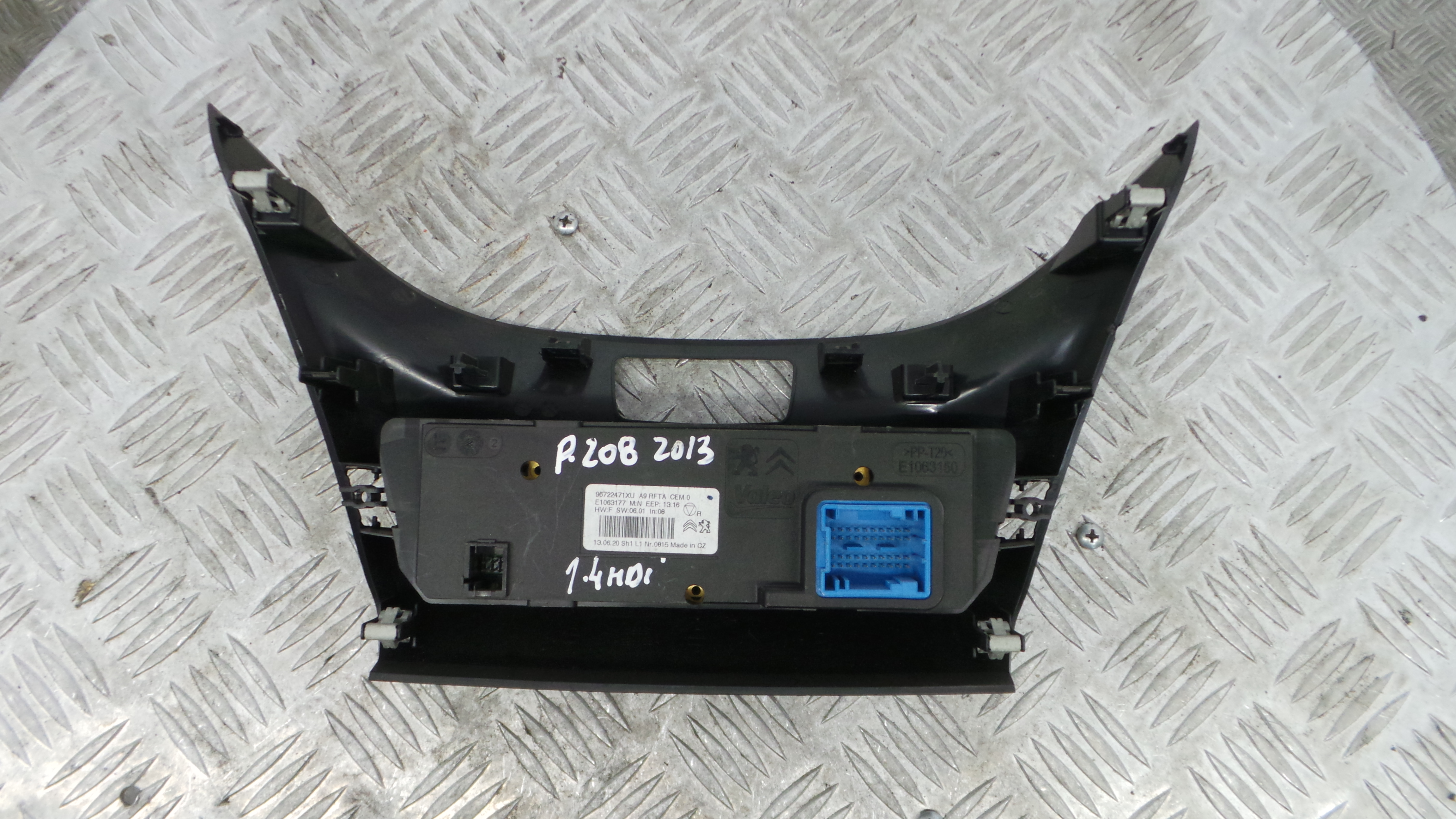 Comando da Sofagem / Climatronic 96722471XU - PEUGEOT 208 I (CA_, CC_)-36586287