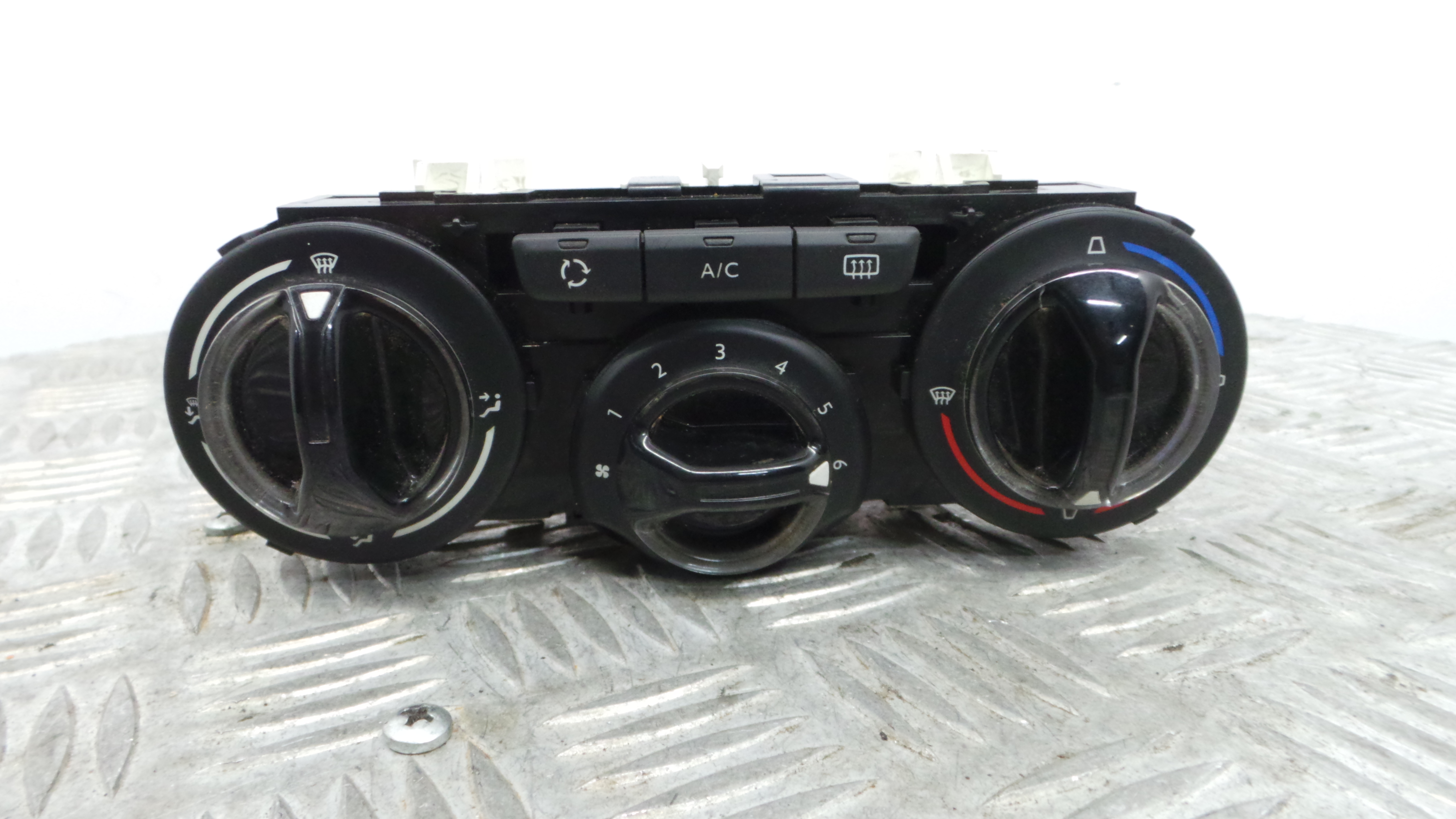 Comando da Sofagem / Climatronic 96722483ZD - PEUGEOT 208 I (CA_, CC_)-36586413