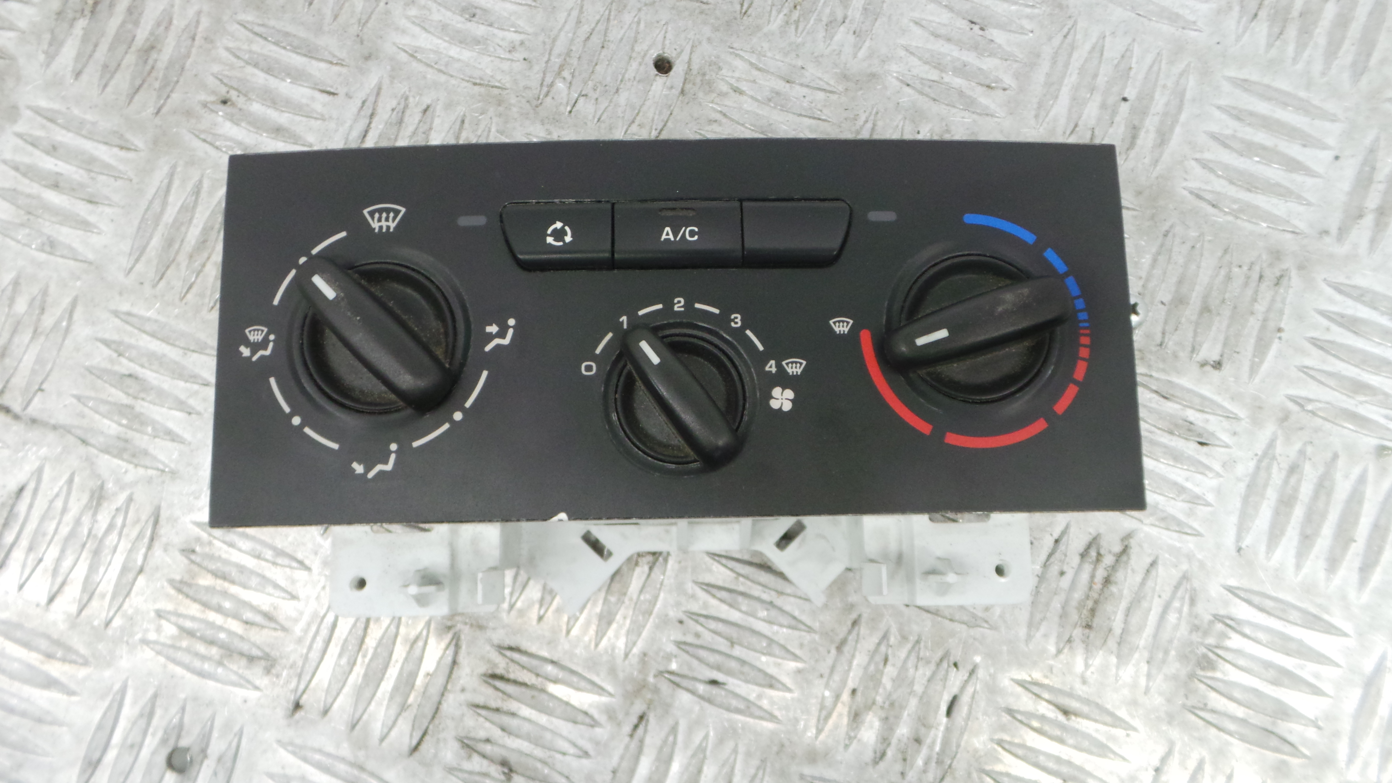 Comando da Sofagem / Climatronic 9676532480 - CITROËN BERLINGO Caixa/monovolume (B9)-36589129