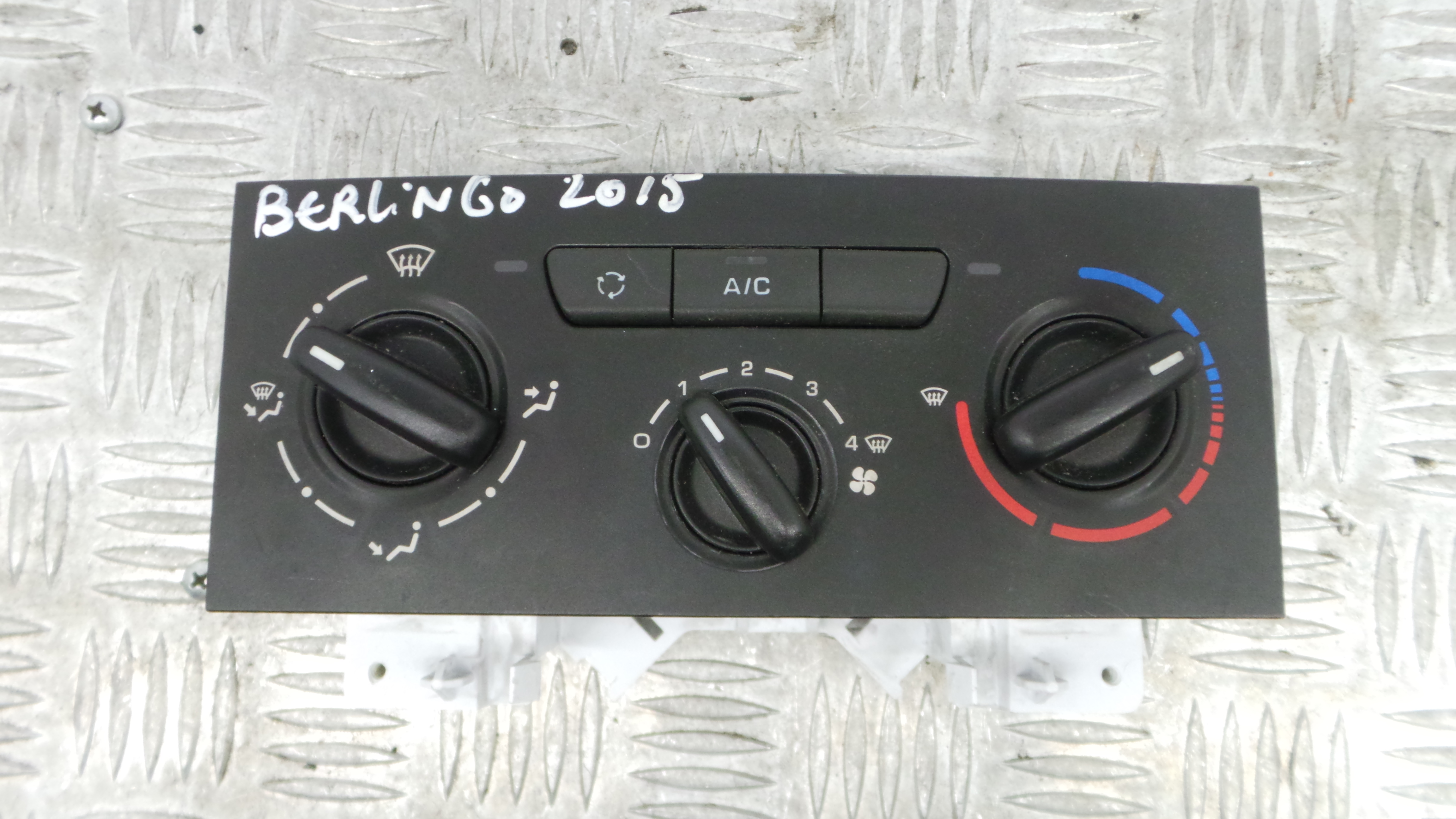 Comando da Sofagem / Climatronic 9676532480 - CITROËN BERLINGO Caixa/monovolume (B9)-36593057