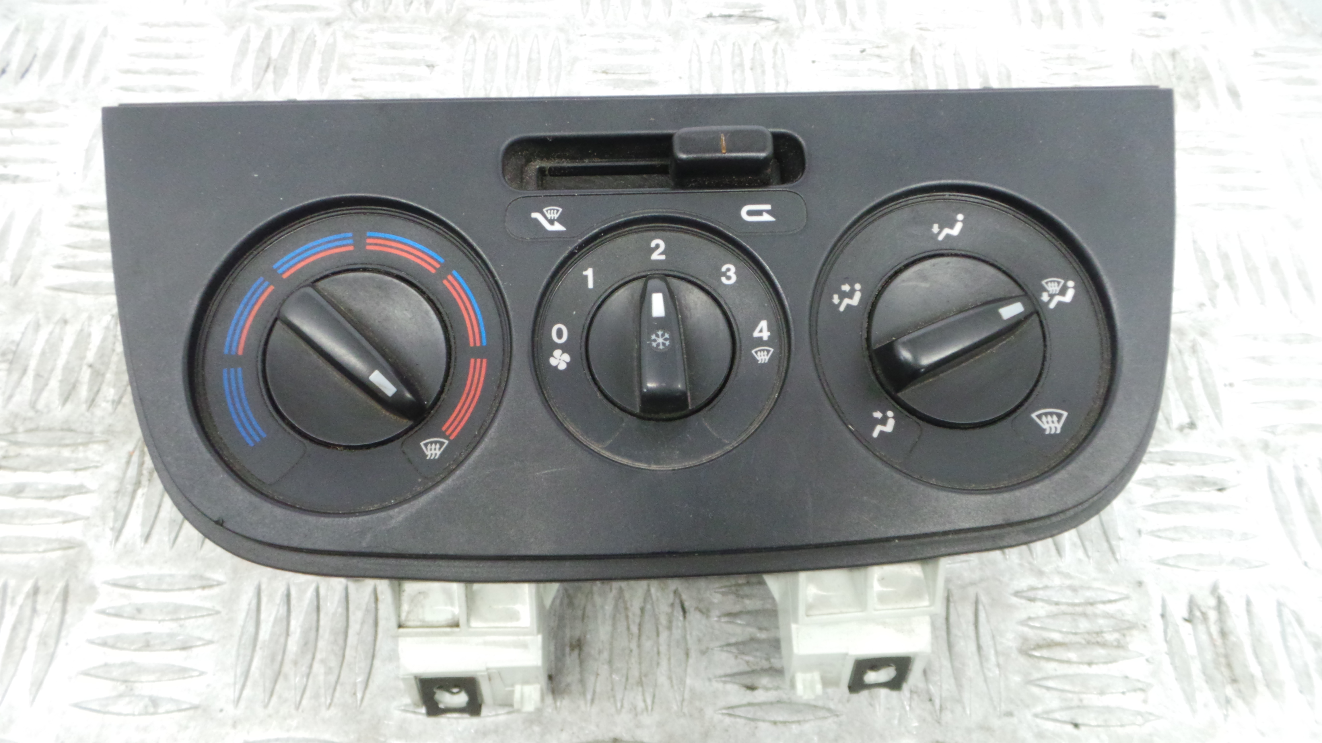 Comando da Sofagem / Climatronic 6490K3 - PEUGEOT BIPPER (AA_)-36593184 Comando da Sofagem / Climatronic 6490K3 - PEUGEOT BIPPER (AA_)-36593184