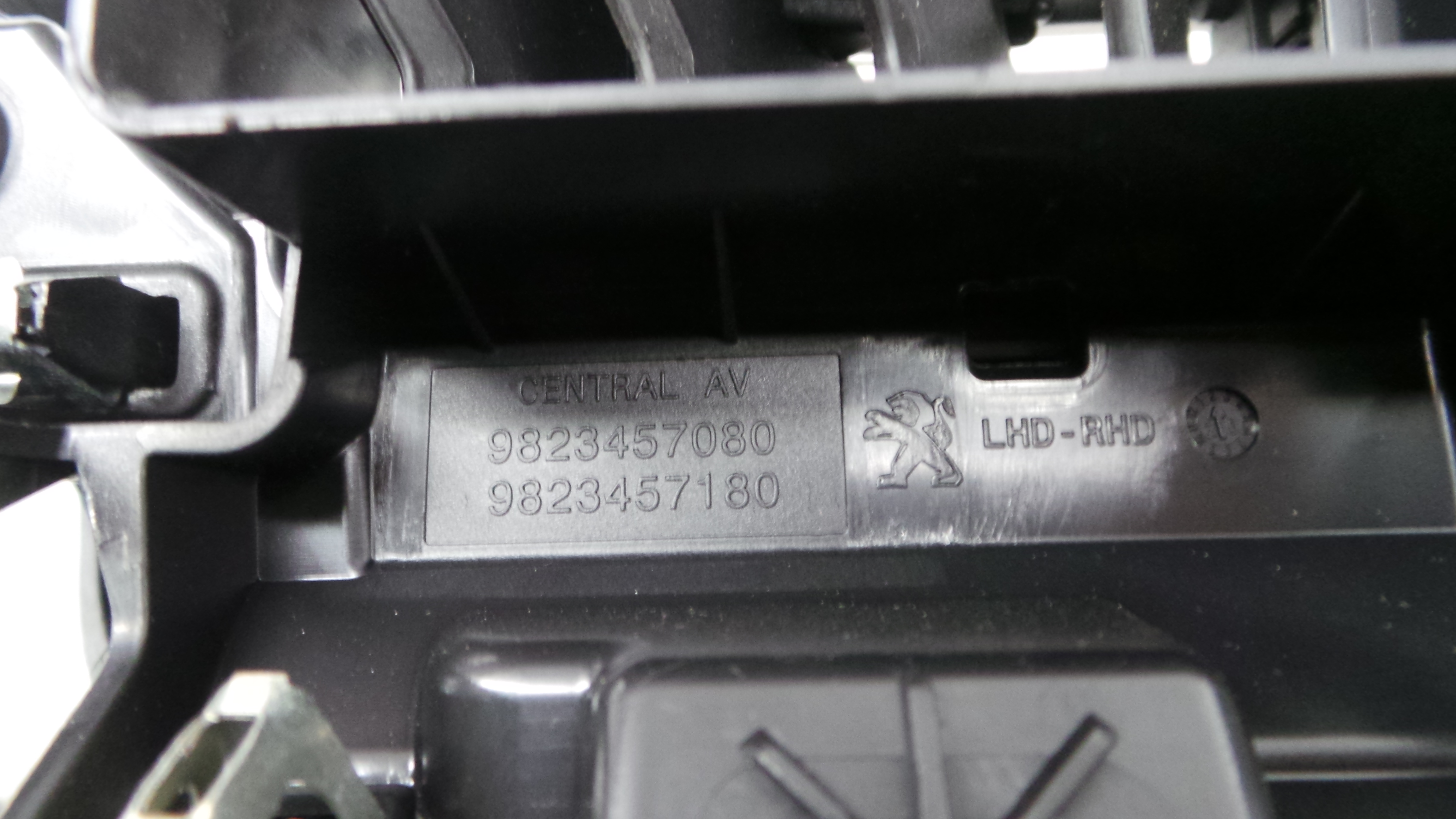 Comando da Sofagem / Climatronic 9823457080 - PEUGEOT 208 II (UB_, UP_, UW_, UJ_)-36593205