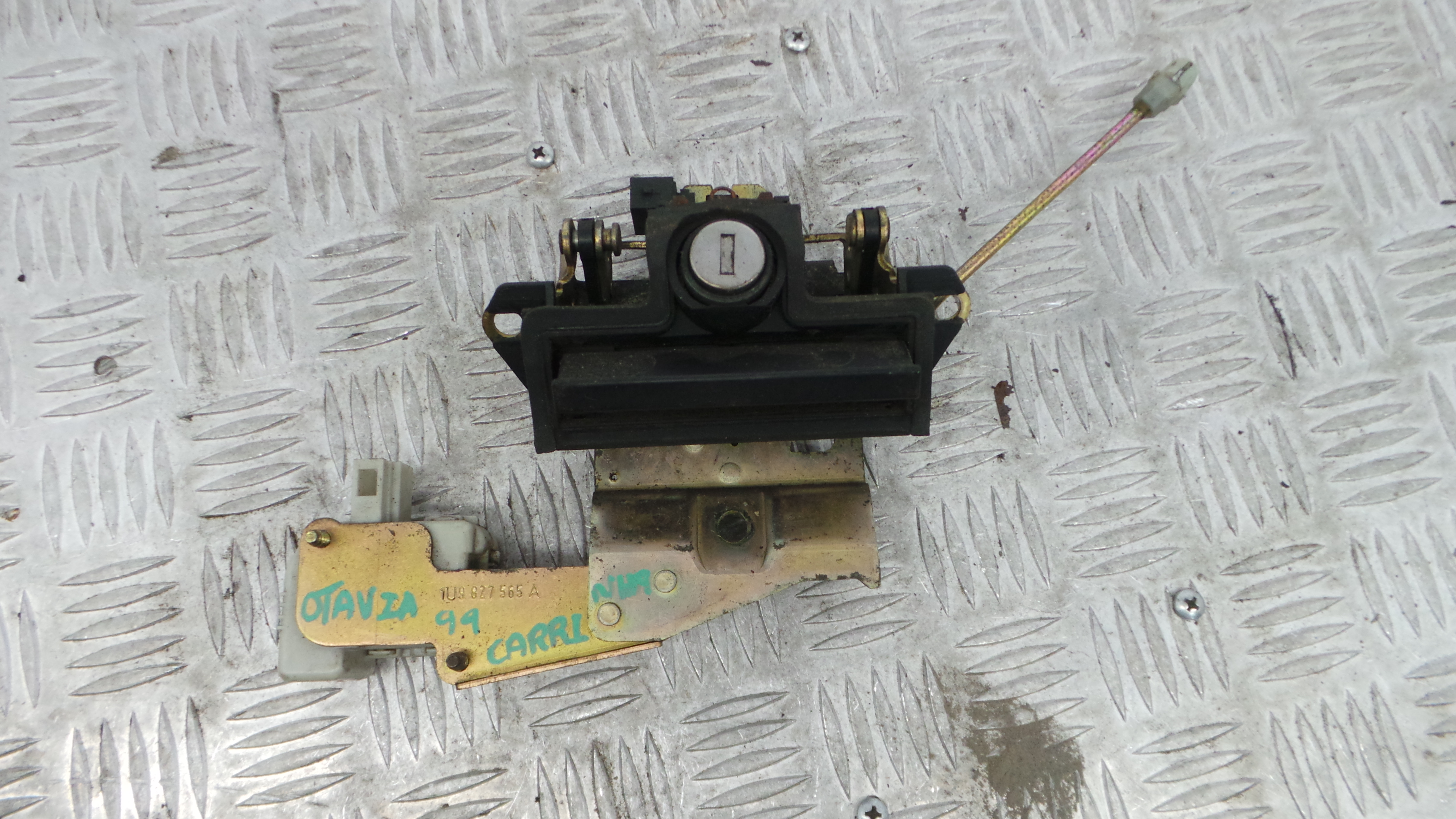 Canhão De Fechadura 1U9827565 - SKODA OCTAVIA I Combi (1U5)-36593414 Canhão De Fechadura 1U9827565 - SKODA OCTAVIA I Combi (1U5)-36593414