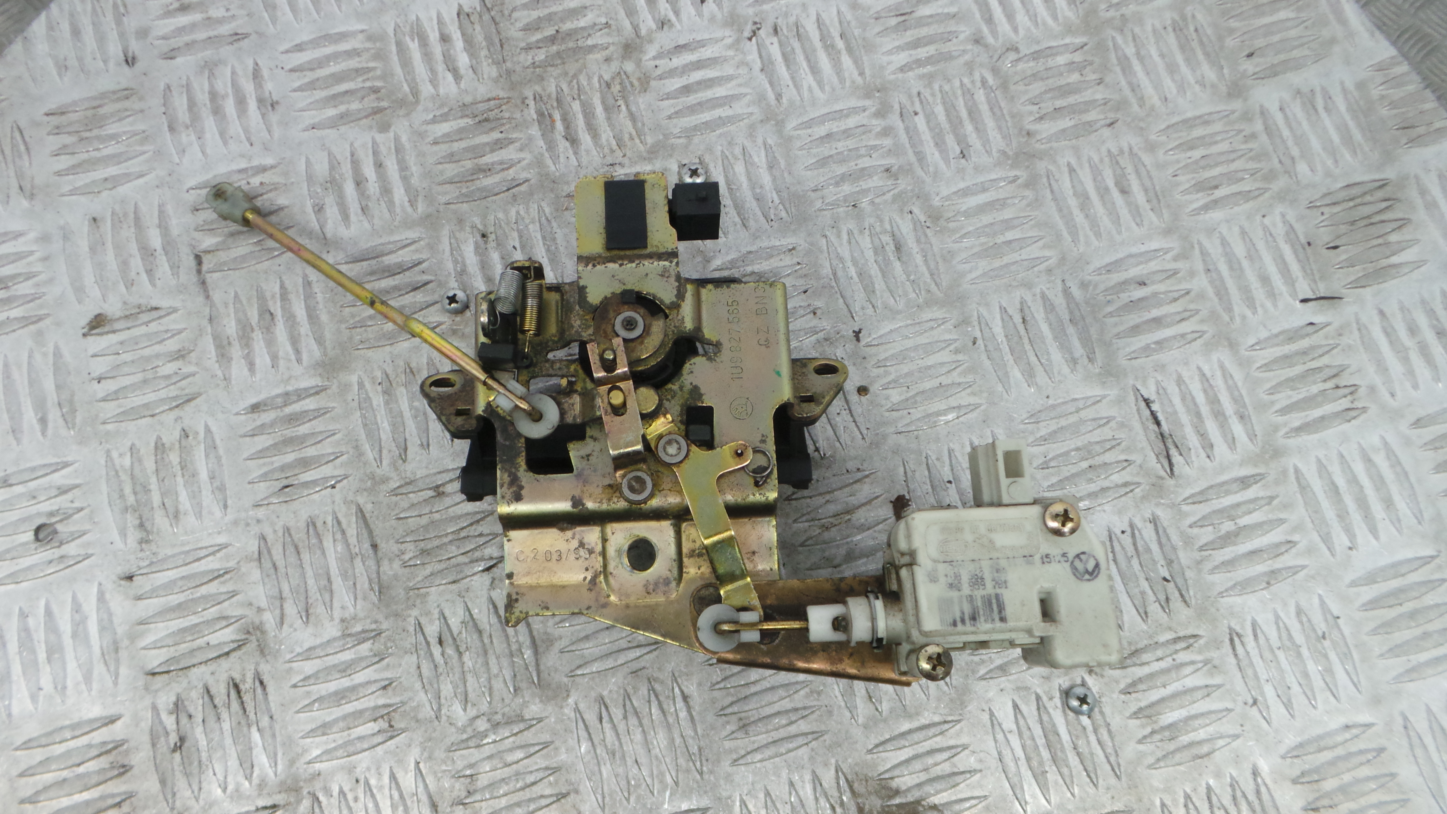 Canhão De Fechadura 1U9827565 - SKODA OCTAVIA I Combi (1U5)-36593414