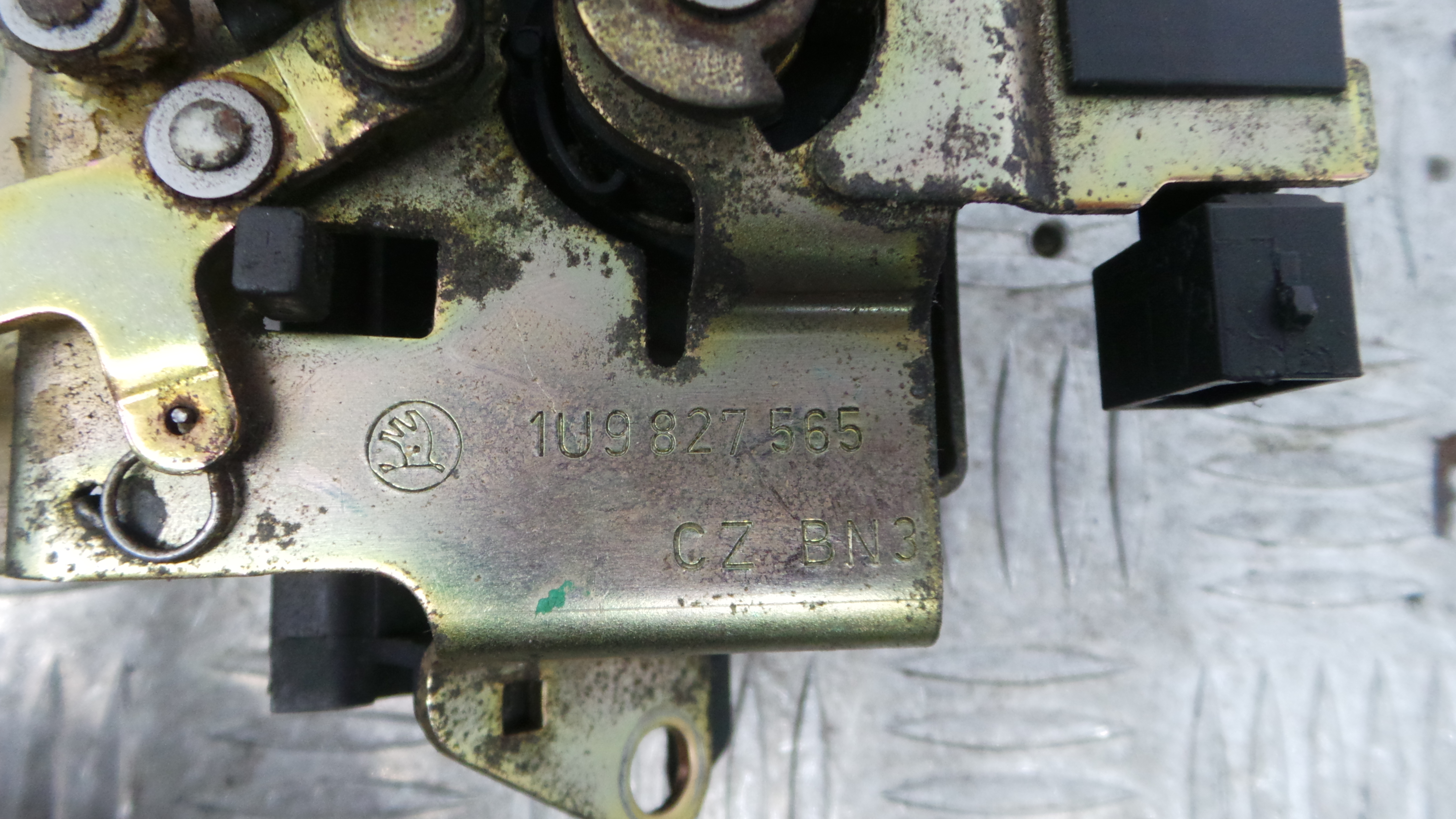 Canhão De Fechadura 1U9827565 - SKODA OCTAVIA I Combi (1U5)-36593414