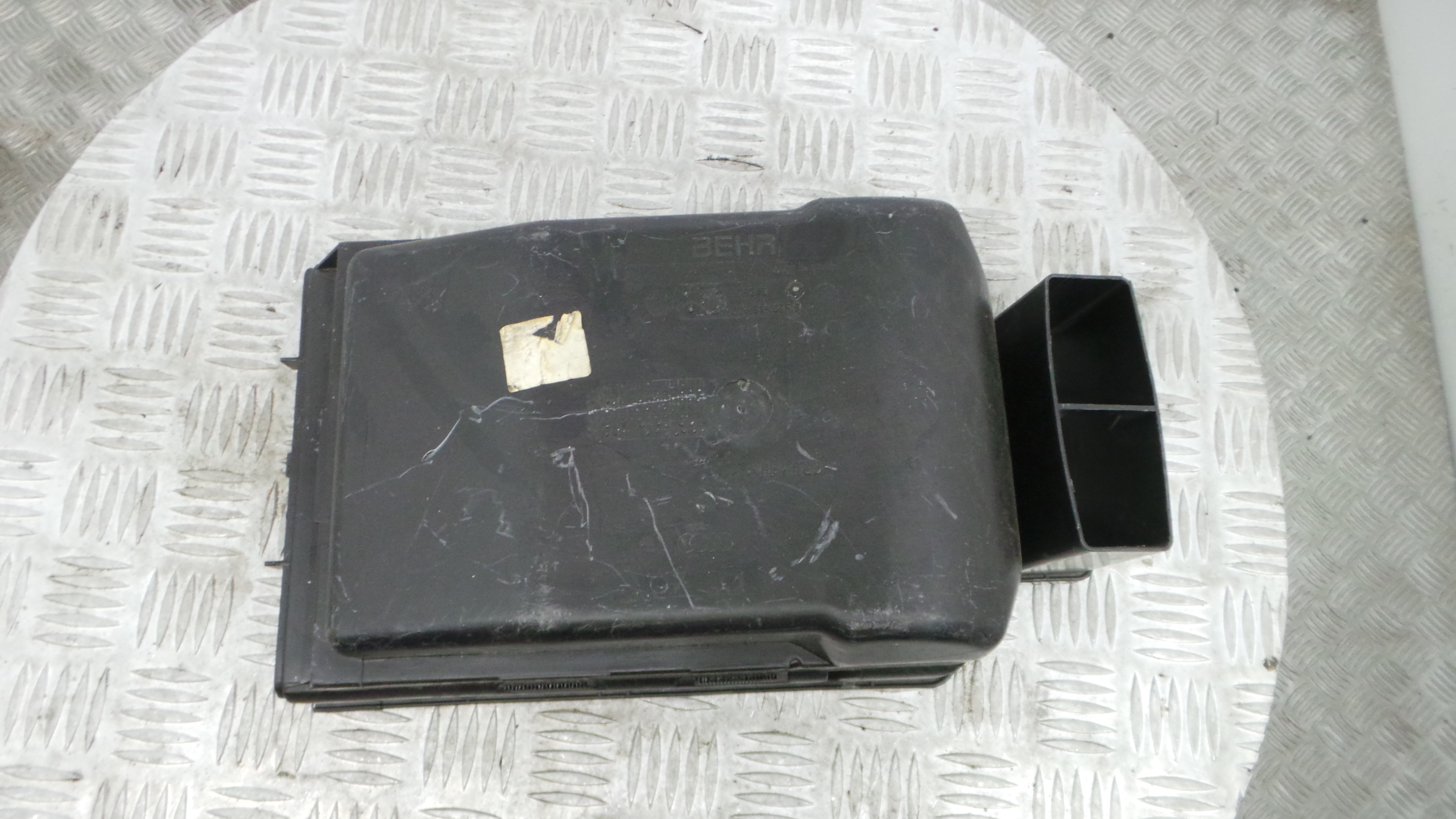 Tampa do Motor 6Q0819875B - SKODA FABIA II (542)-36593419
