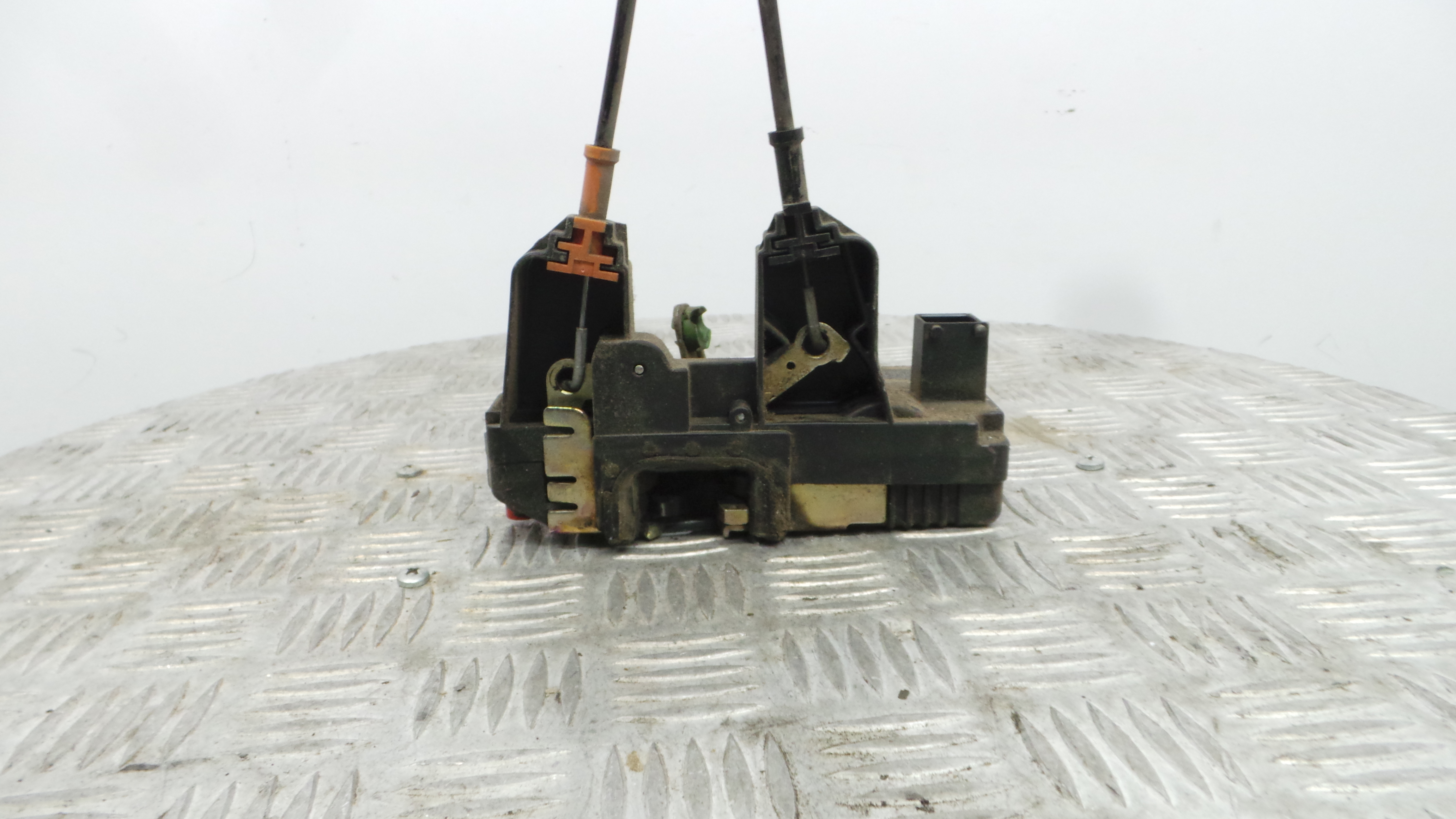 Fecho da Porta Trás Dto 90561158 - OPEL ASTRA G Combi (T98)-36598257 Fecho da Porta Trás Dto 90561158 - OPEL ASTRA G Combi (T98)-36598257