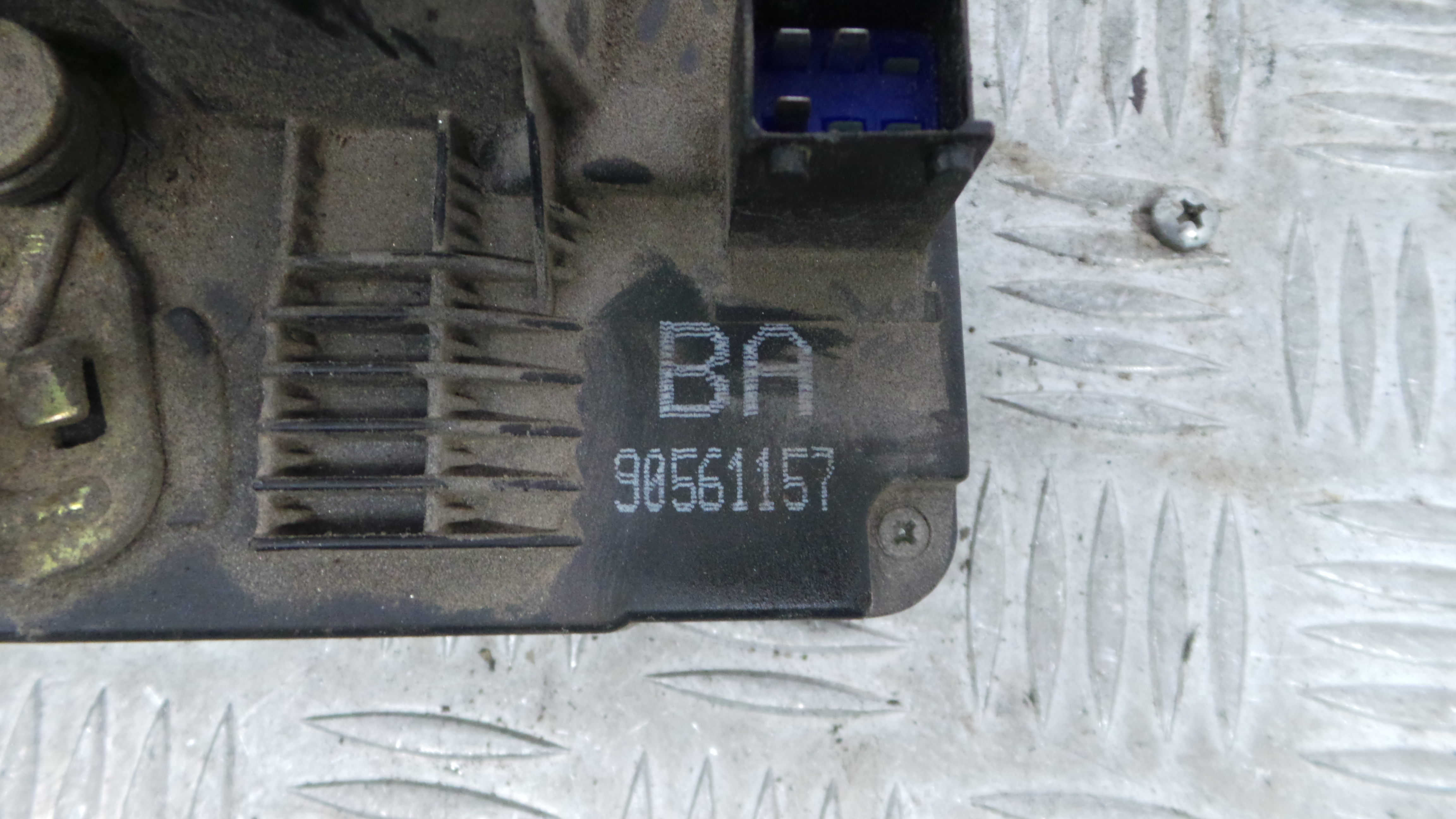 Fecho da Porta Trás Esq 90561157 - OPEL ASTRA G Combi (T98)-36598261