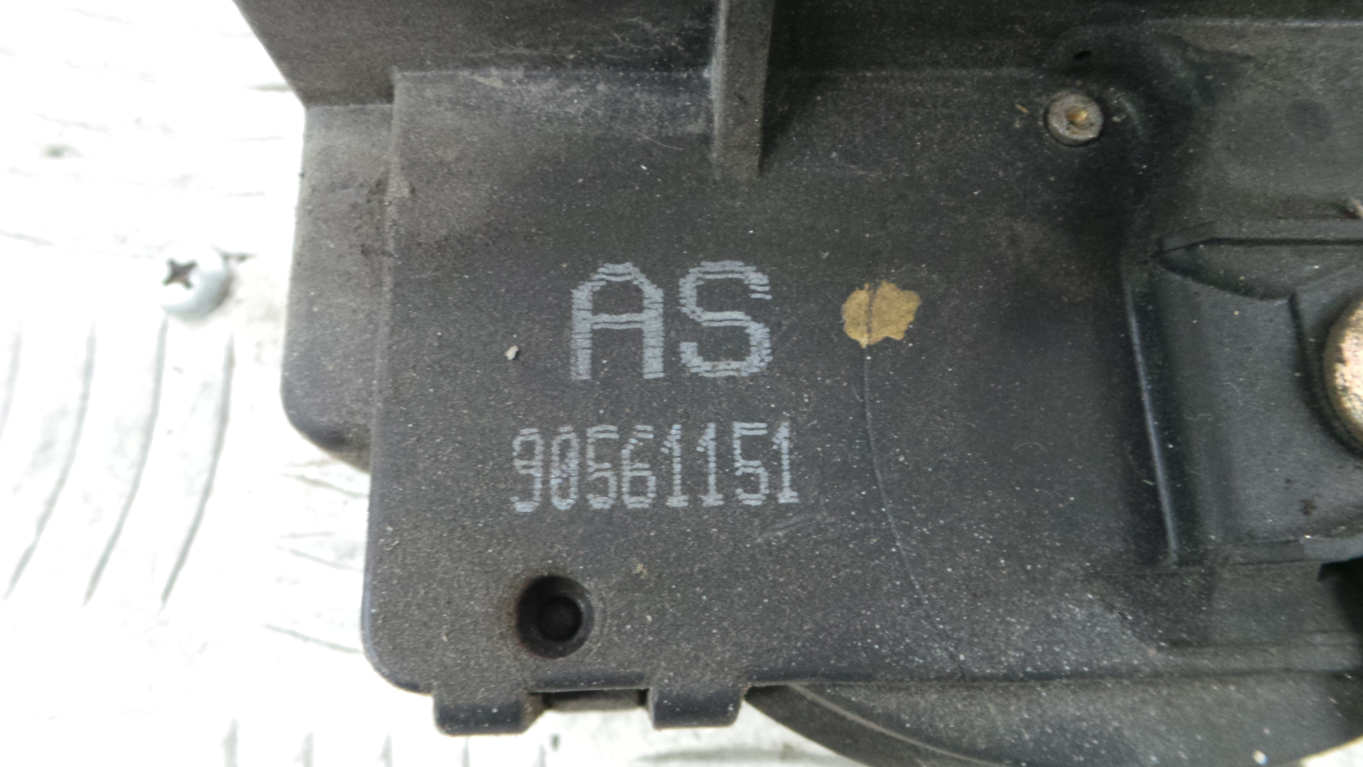 Fecho da Porta Frente Esq 90561151 - OPEL ASTRA G Combi (T98)-36598269