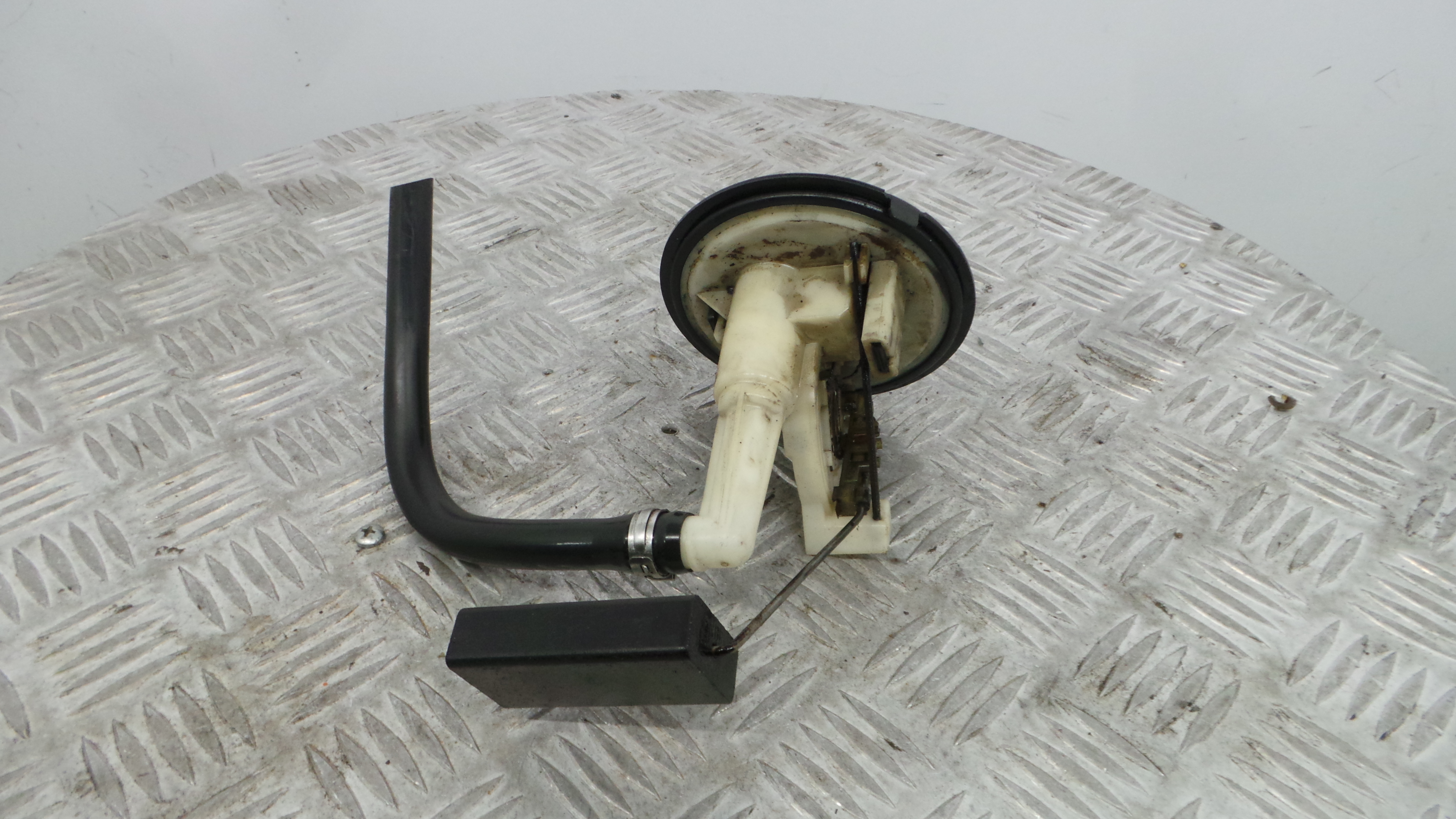 Boia do Combustível 2024700641 - MERCEDES-BENZ C-CLASS (W202)-36598311